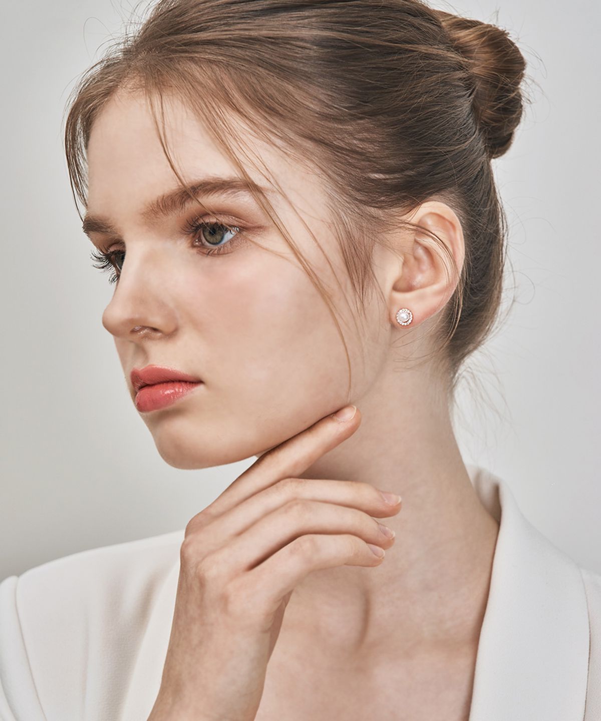 엘르주얼리(ELLEJEWELRY) 심플 원형 진주 귀걸이 ELGPEE520