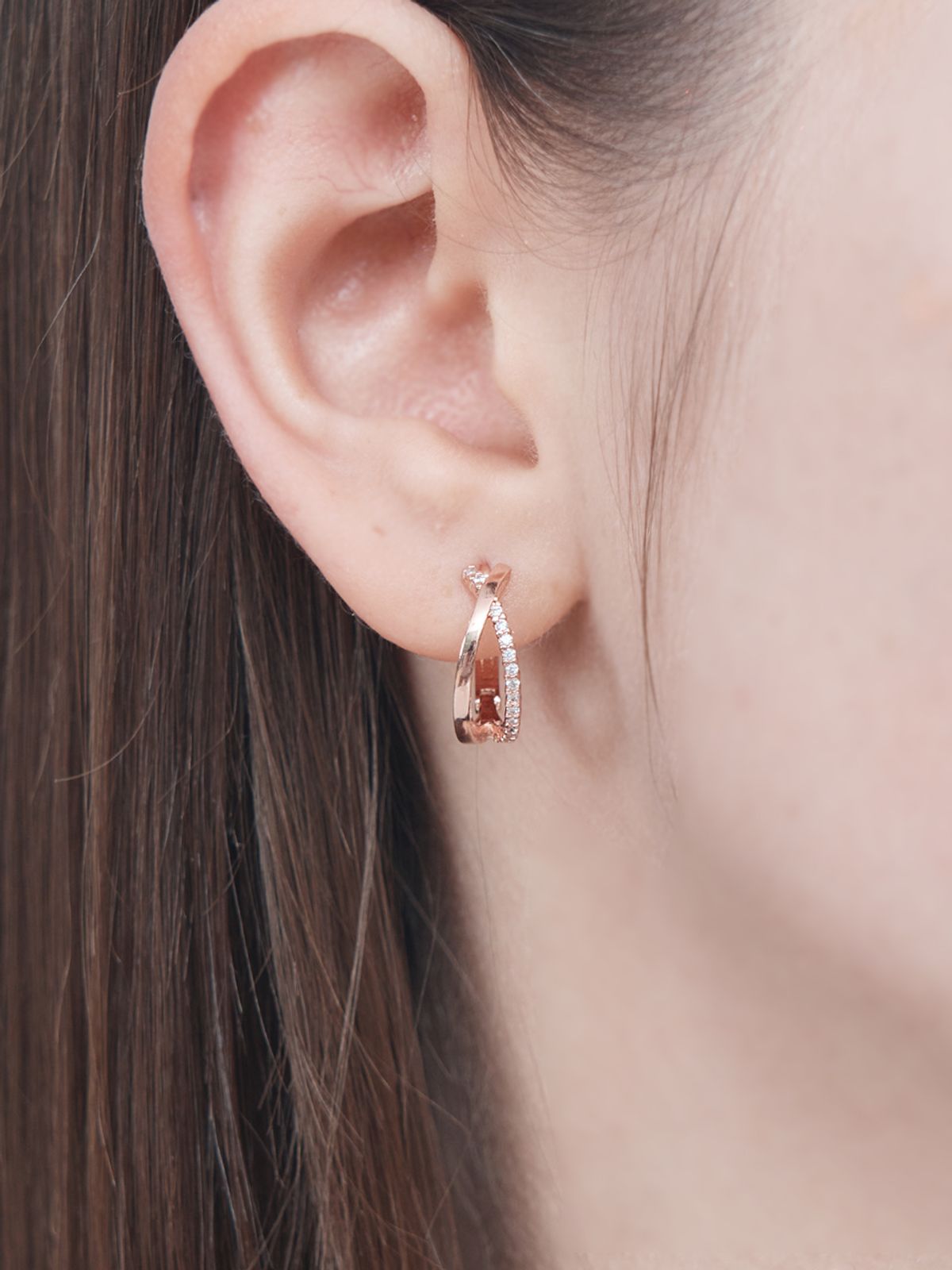 엘르주얼리(ELLEJEWELRY) 14K Goldplated 크로스 큐빅 링 귀걸이 ELGPEE515