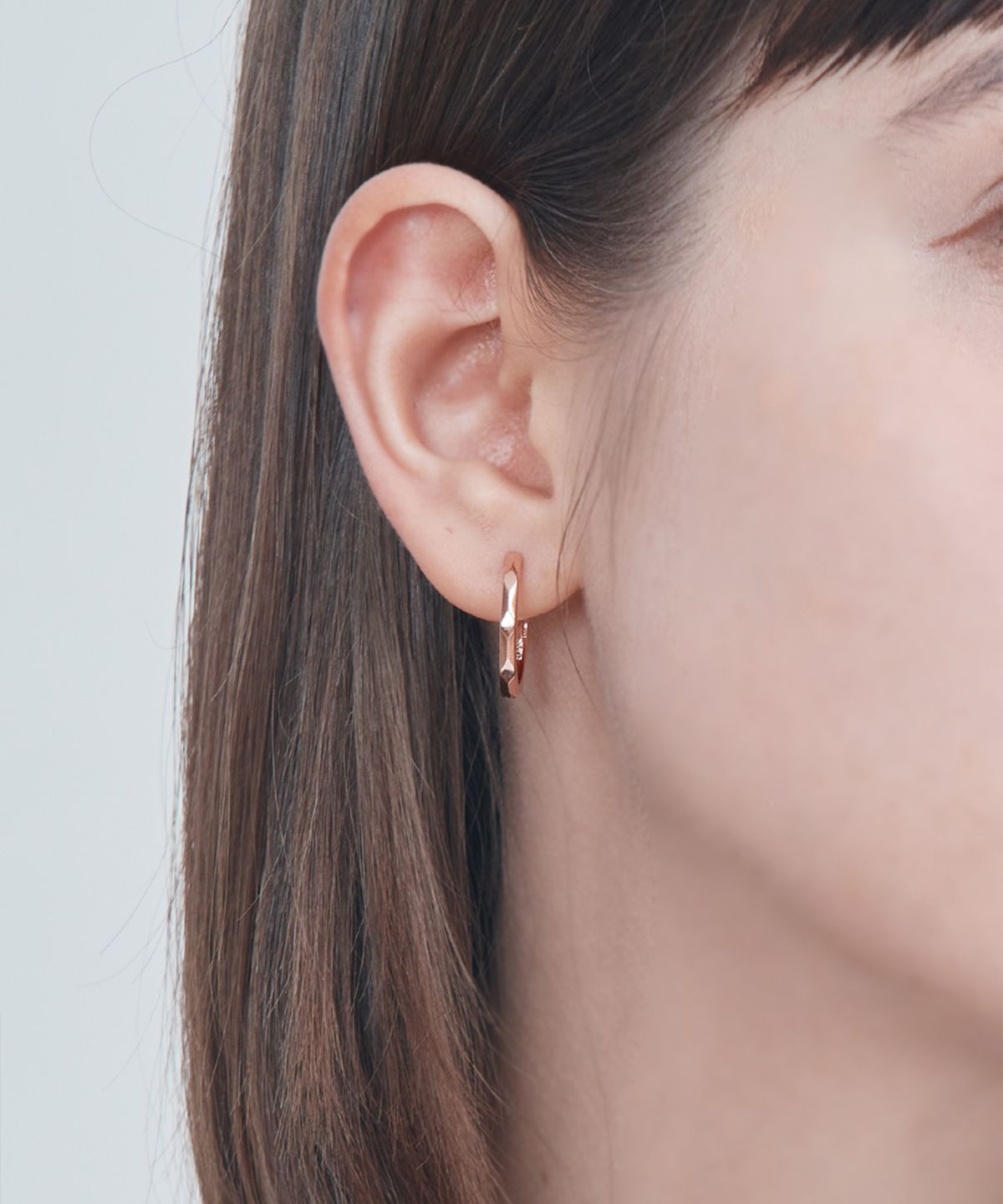 엘르주얼리(ELLEJEWELRY) 14K Goldplated 컷팅 링 귀걸이 ELGPEE514