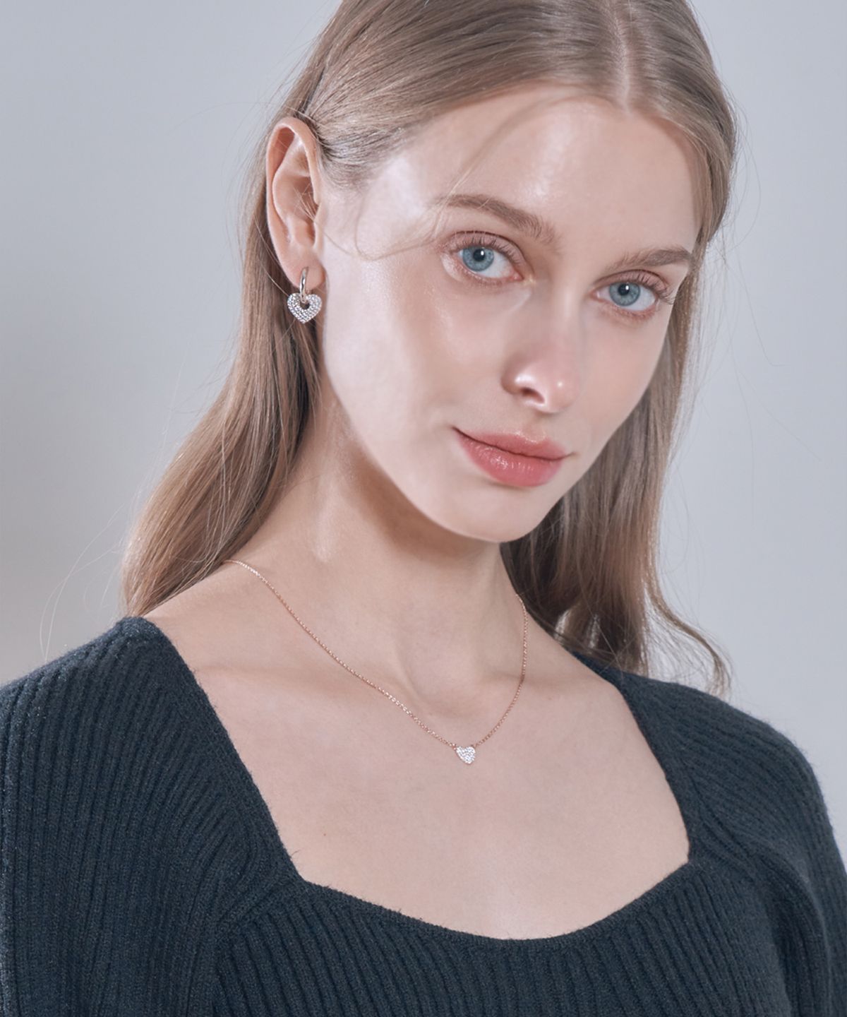 엘르주얼리(ELLEJEWELRY) 14K GF 아모르 하트 귀걸이 ELGPEE473