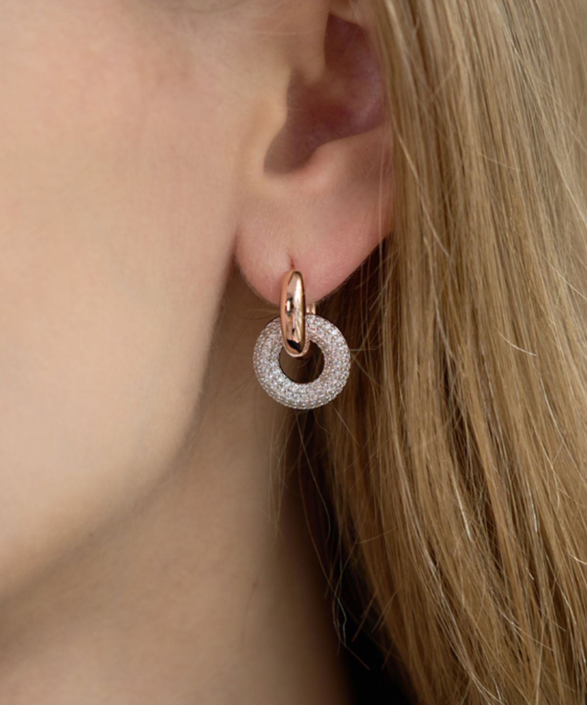 엘르주얼리(ELLEJEWELRY) 14K GF 무브 라운드 귀걸이 ELGPEE468