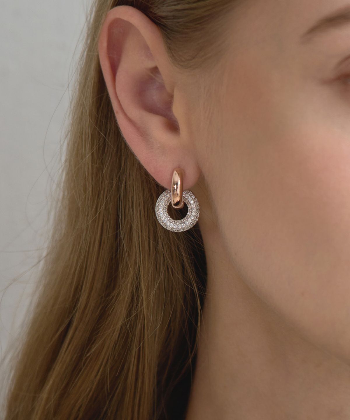 엘르주얼리(ELLEJEWELRY) 14K GF 무브 라운드 귀걸이 ELGPEE468