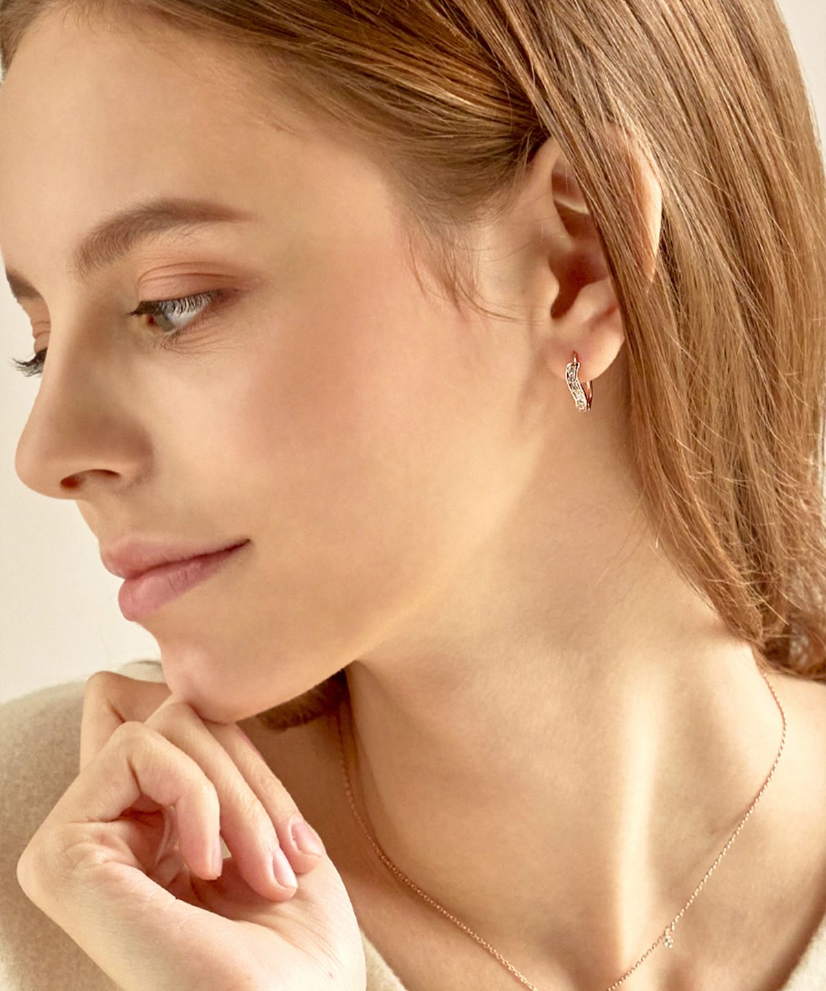 엘르주얼리(ELLEJEWELRY) 14K GF 물결라인 원터치 귀걸이 ELGPEE407