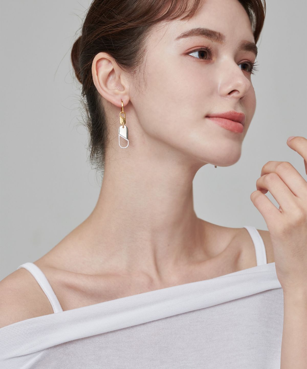 엘르주얼리(ELLEJEWELRY) Urban 14K Goldpin 콤비 드롭 원터치 귀걸이 ELGPEE391