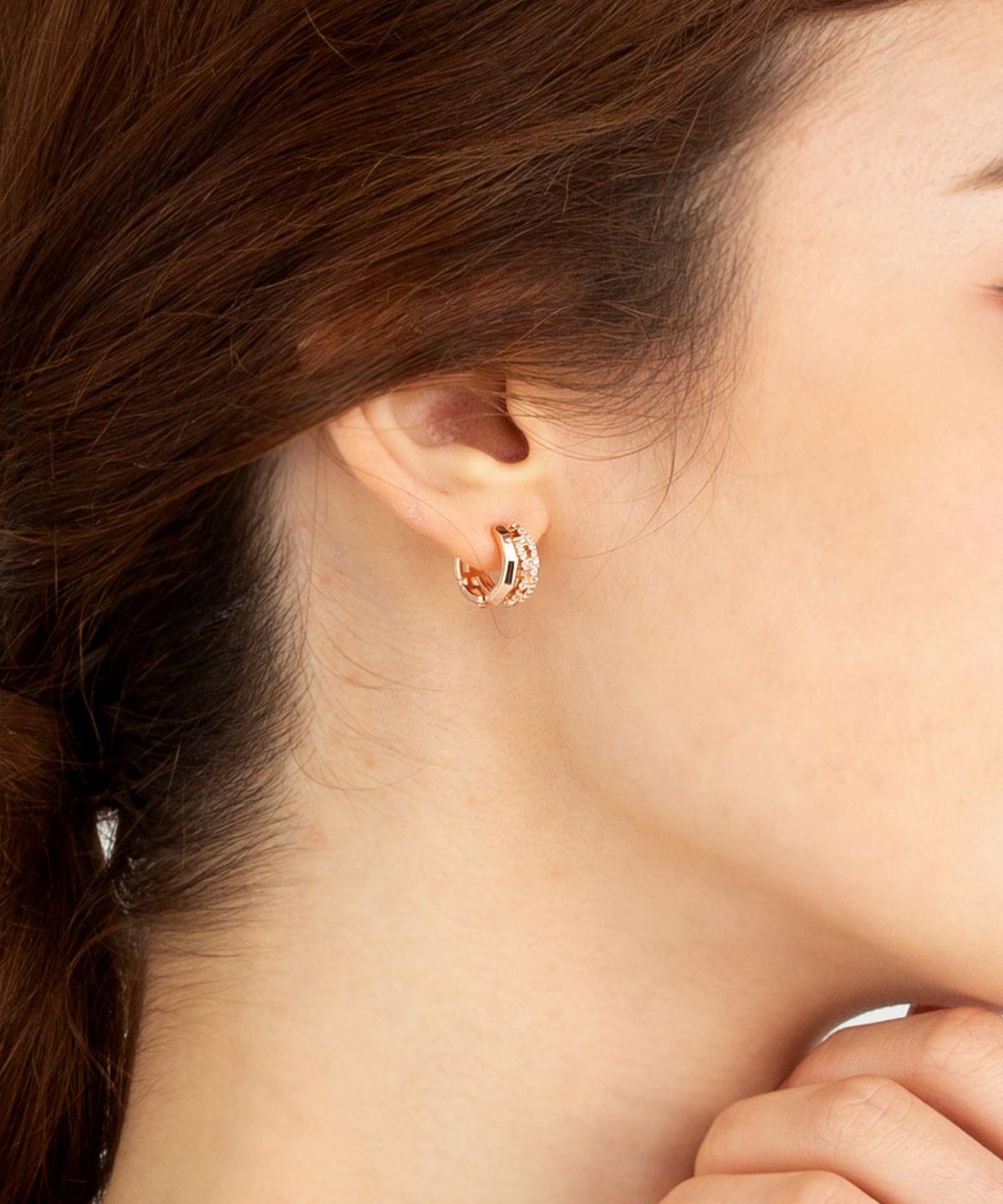 엘르주얼리(ELLEJEWELRY) 14K GF 체인 라인 원터치 귀걸이 ELGPEE311