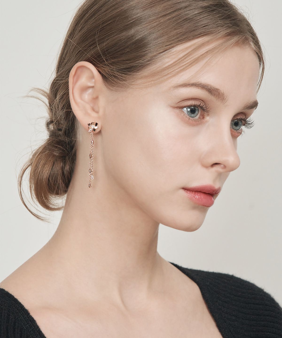 엘르주얼리(ELLEJEWELRY) 14K GF 플라워 드롭 귀걸이 ELGPEE257