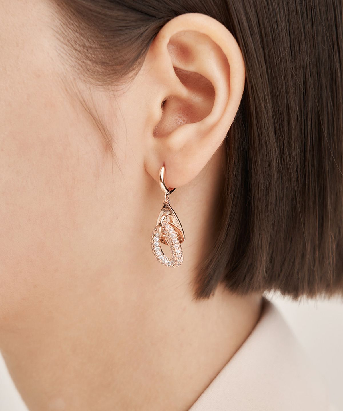 엘르주얼리(ELLEJEWELRY) 14K GF 볼드 원터치 귀걸이 ELGPEE001
