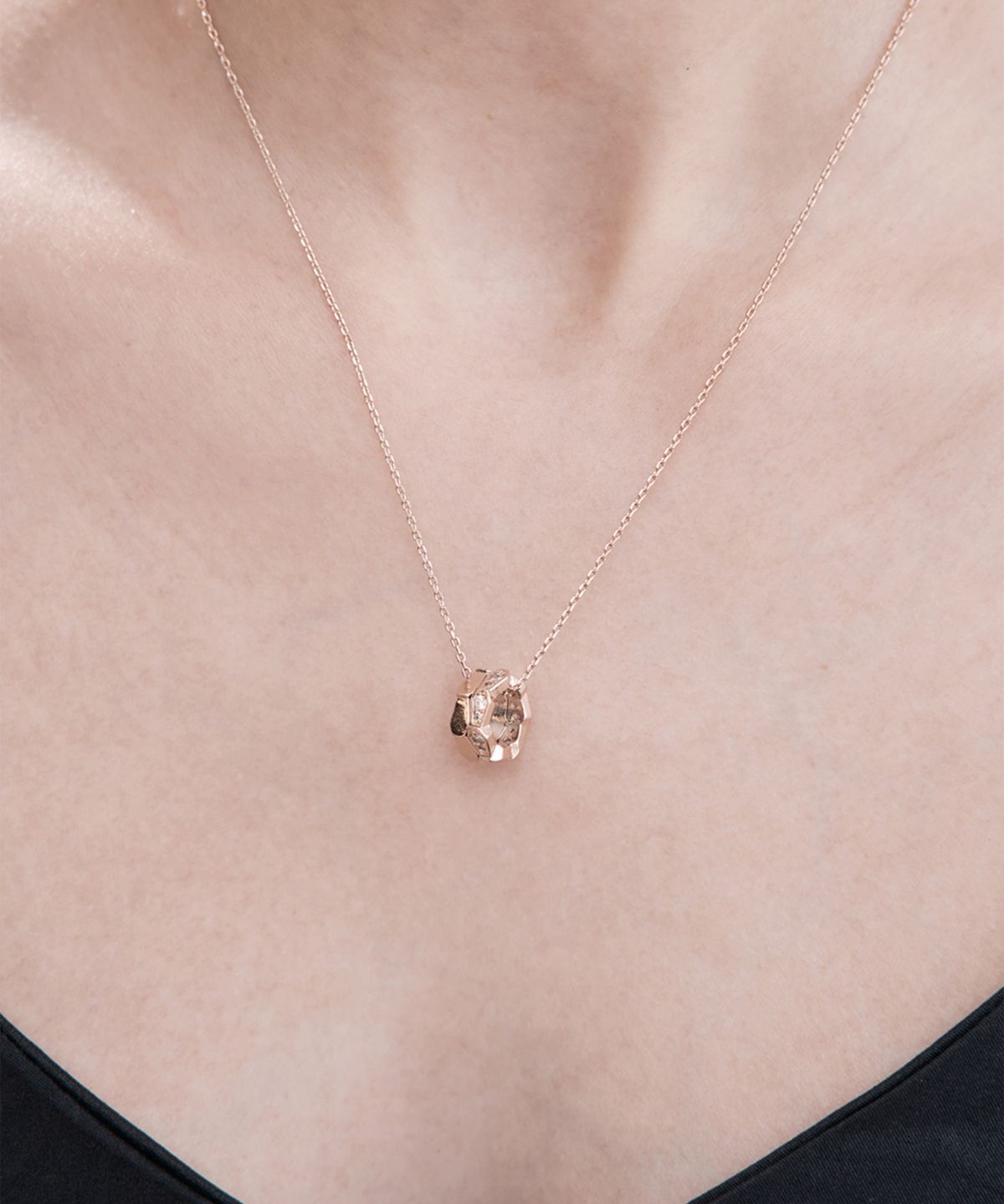 엘르주얼리(ELLEJEWELRY) 큐빅 포인트 목걸이 ELBRNN204
