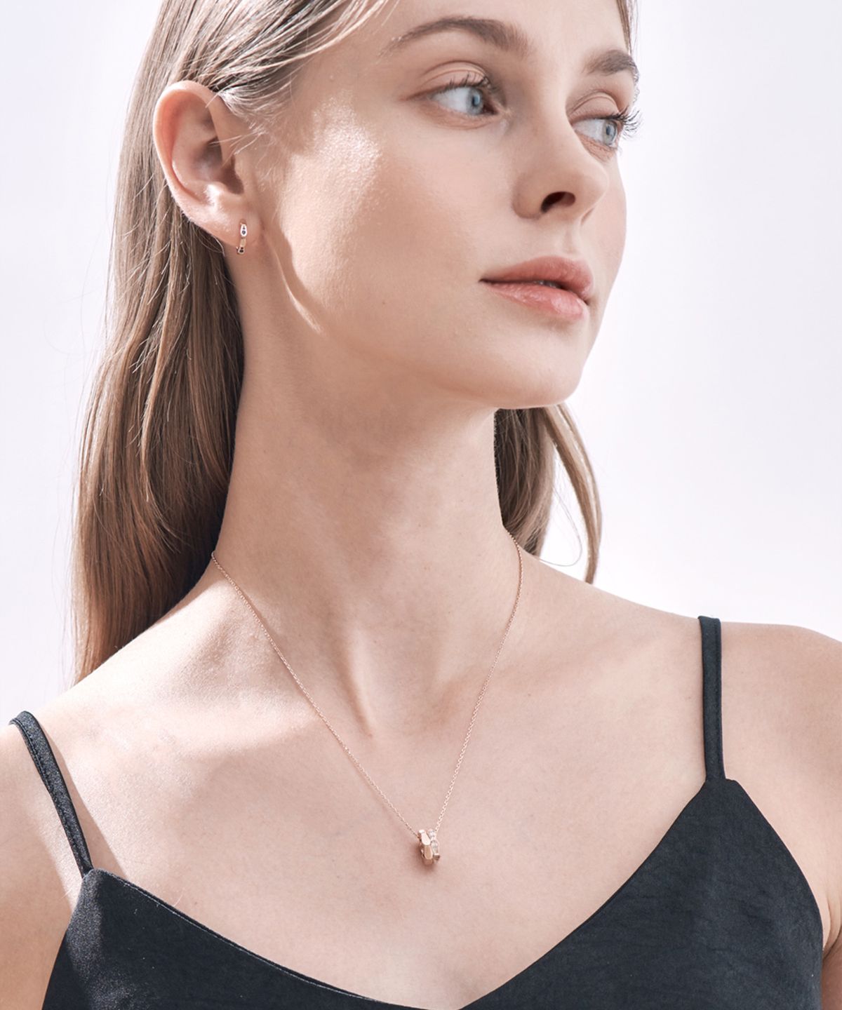 엘르주얼리(ELLEJEWELRY) 큐빅 포인트 목걸이 ELBRNN204