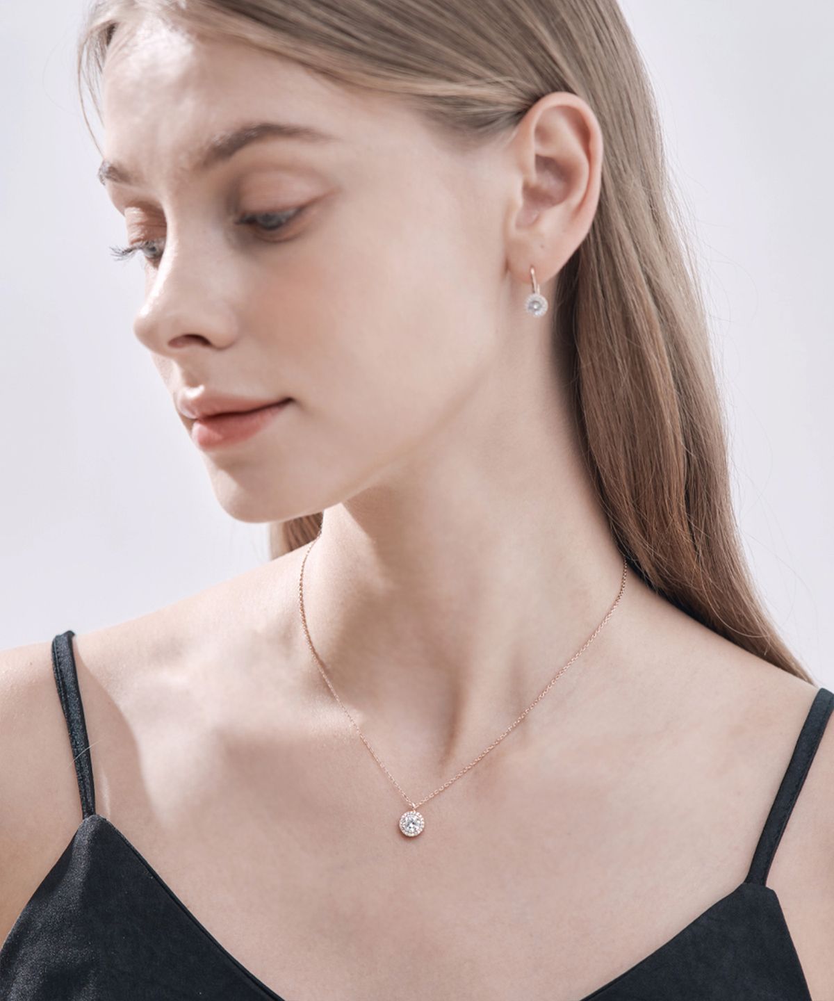 엘르주얼리(ELLEJEWELRY) 서클 큐빅 목걸이 ELBRNN203