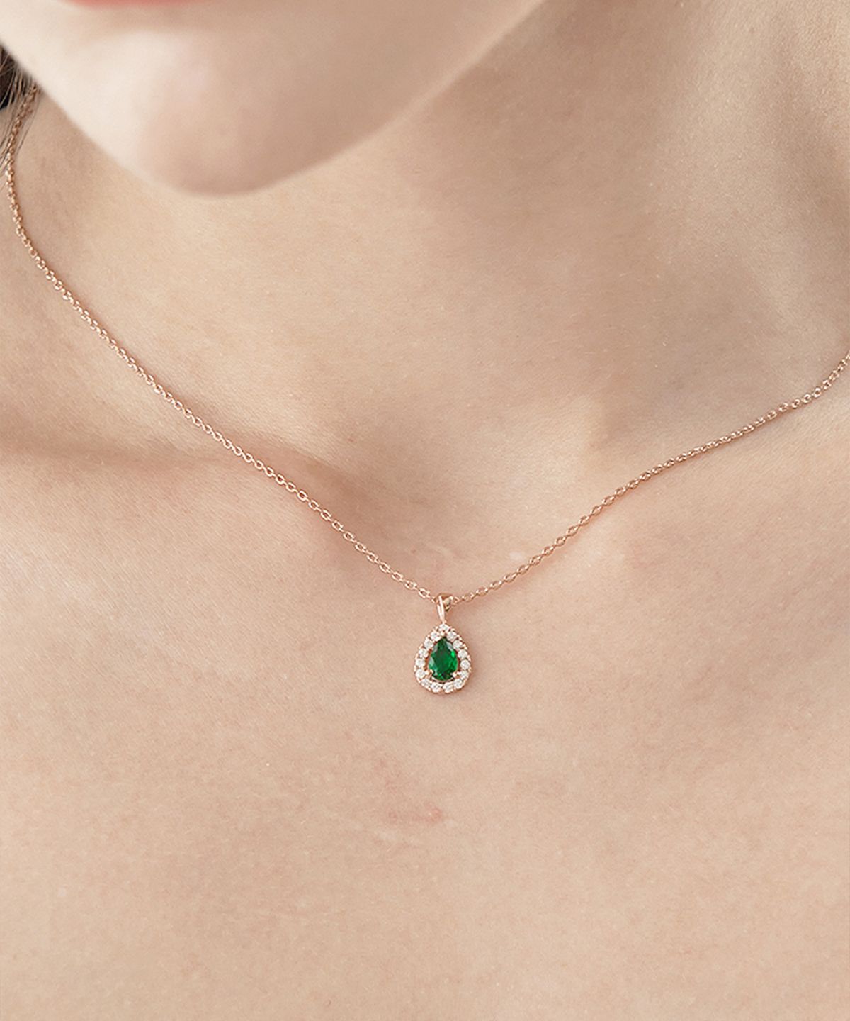 엘르주얼리(ELLEJEWELRY) 그린 티어 목걸이 ELBRNN199