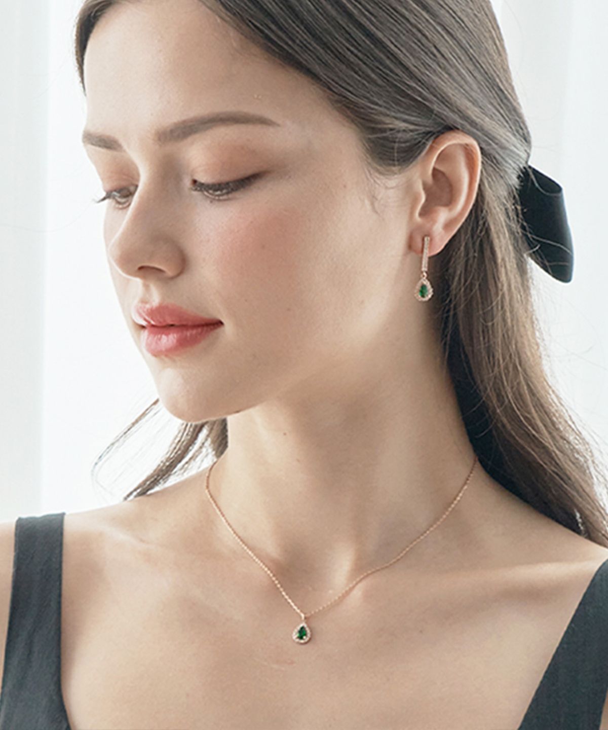 엘르주얼리(ELLEJEWELRY) 그린 티어 목걸이 ELBRNN199