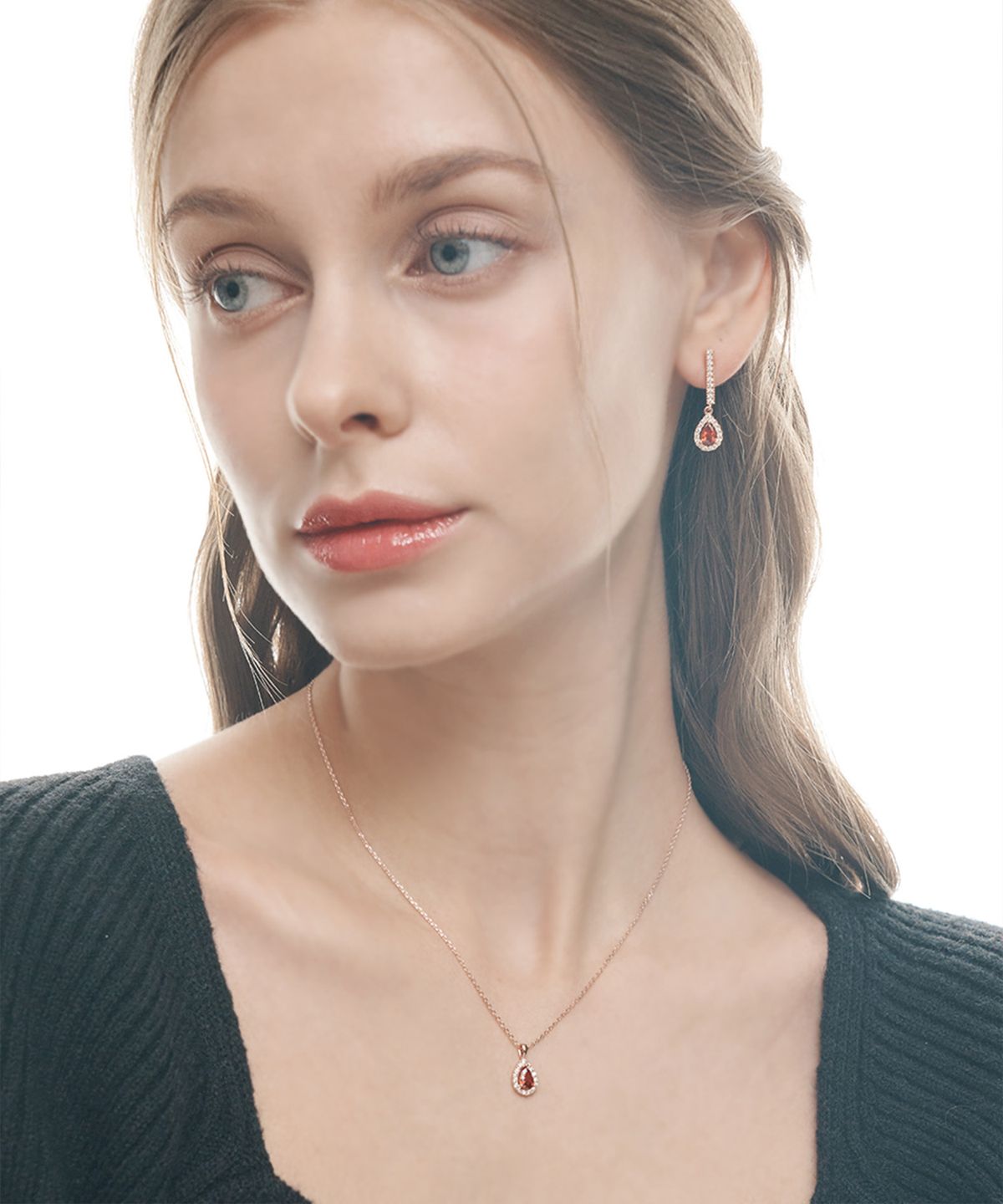 엘르주얼리(ELLEJEWELRY) 그린 티어 목걸이 ELBRNN199