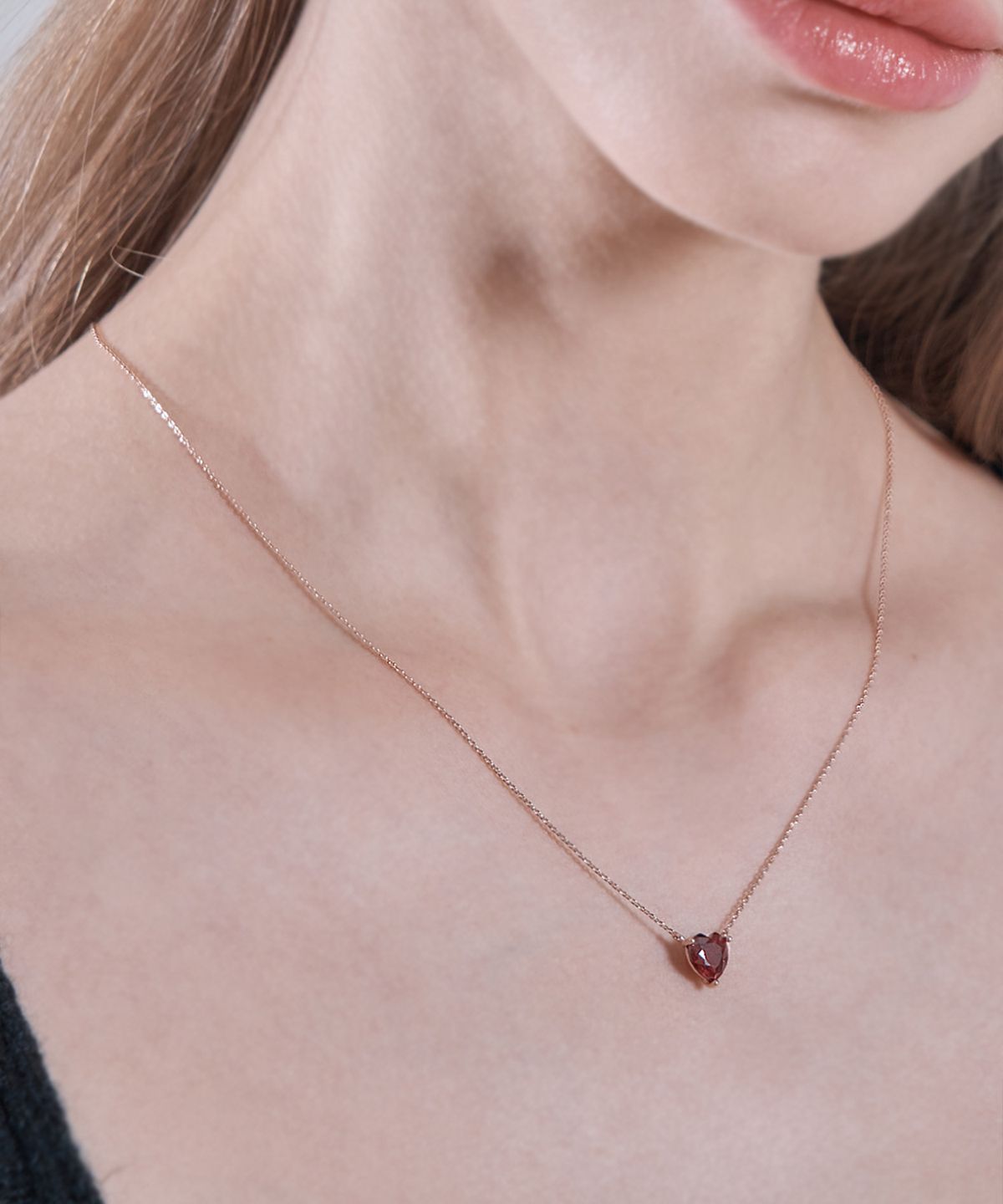 엘르주얼리(ELLEJEWELRY) 컬러 큐빅 하트 목걸이 ELBRNN181