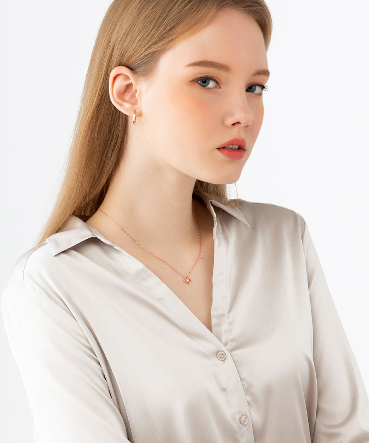 엘르주얼리(ELLEJEWELRY) 크로바 플라워 목걸이 ELBRNN157