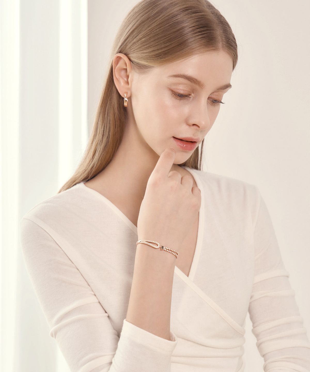 엘르주얼리(ELLEJEWELRY) 하프 큐빅 팔찌 ELBRBB090