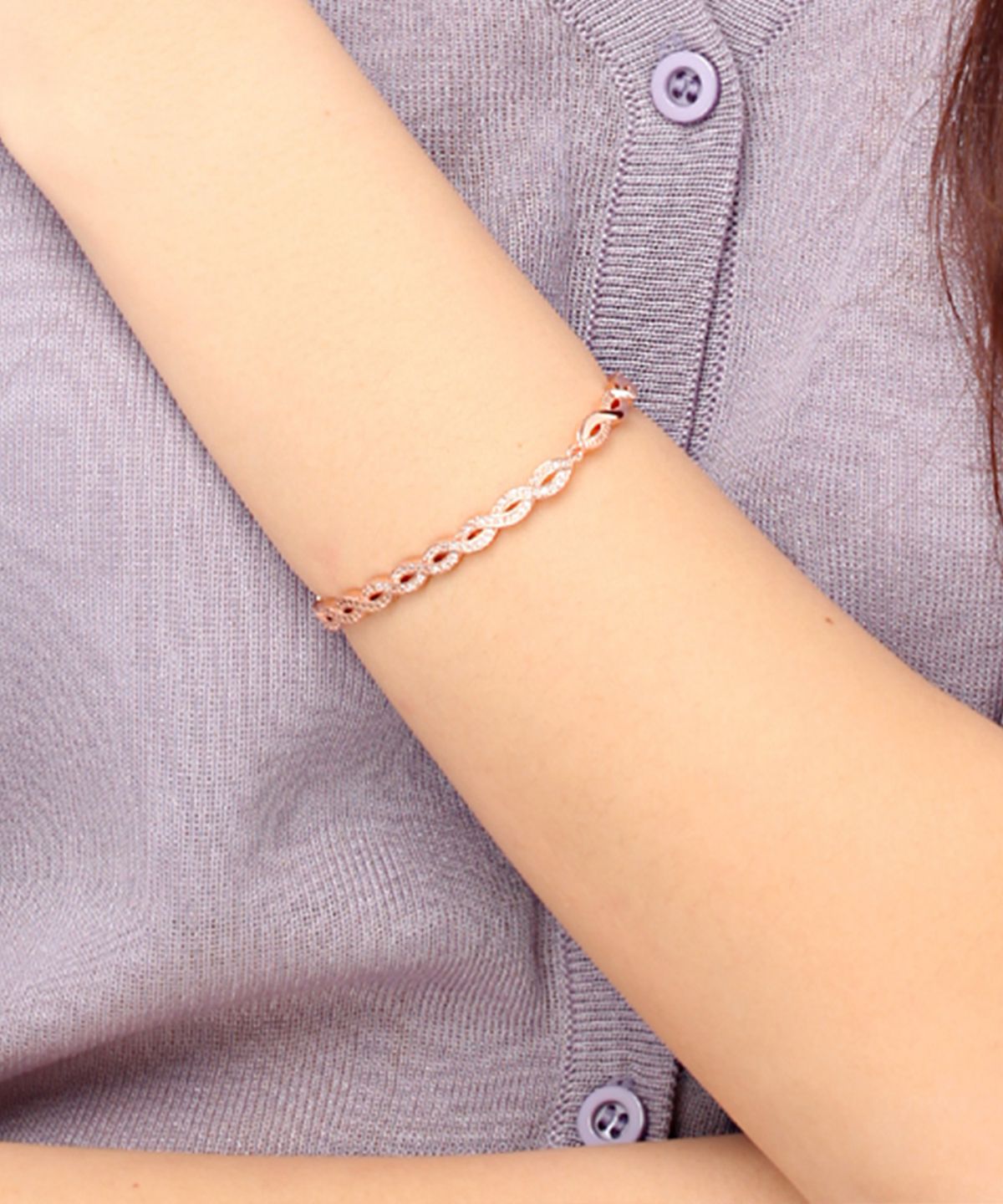 엘르주얼리(ELLEJEWELRY) 트위스트 레일 팔찌 ELBRBB023