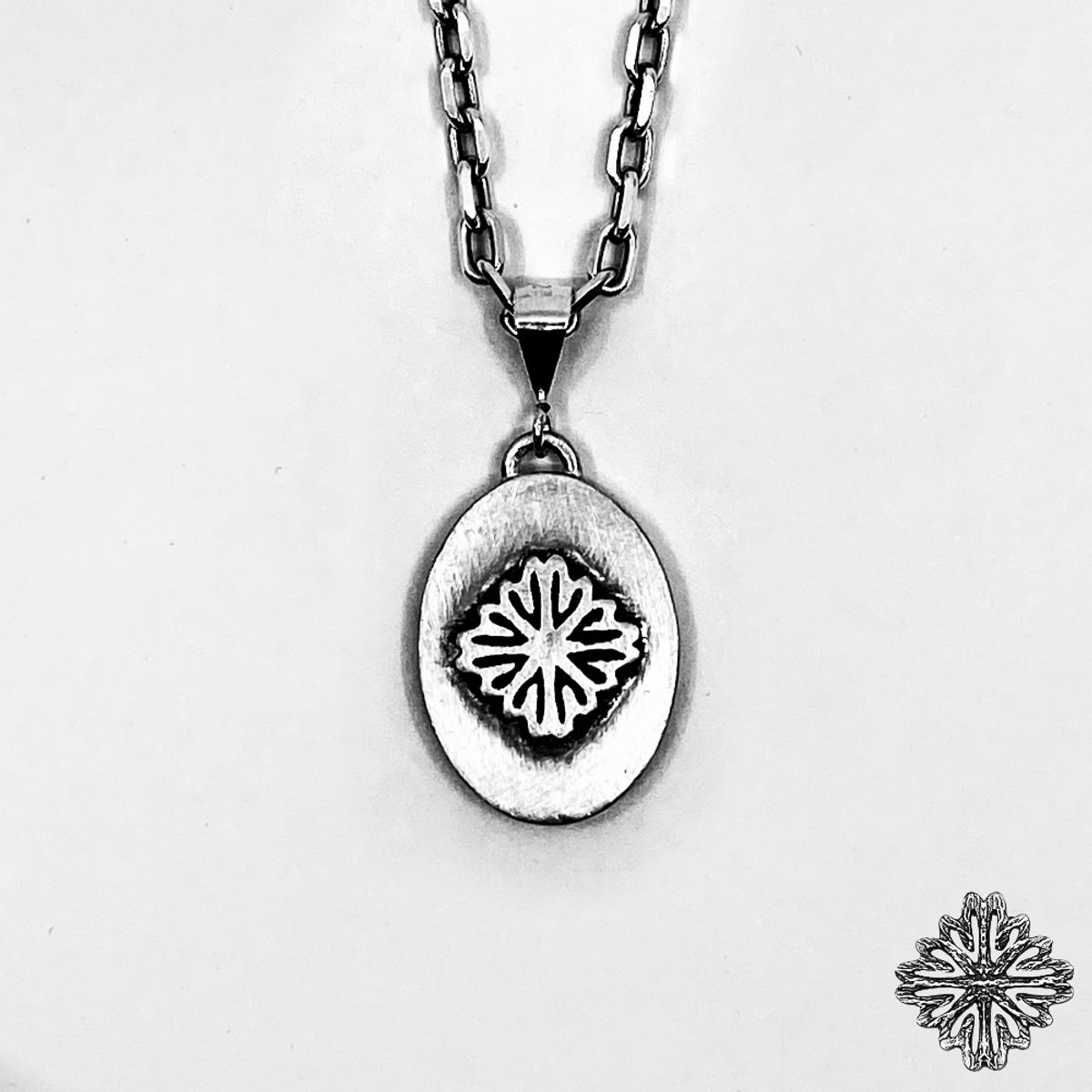 외사랑(OESALANG) 925silver 흑자개 CLOVER  목걸이