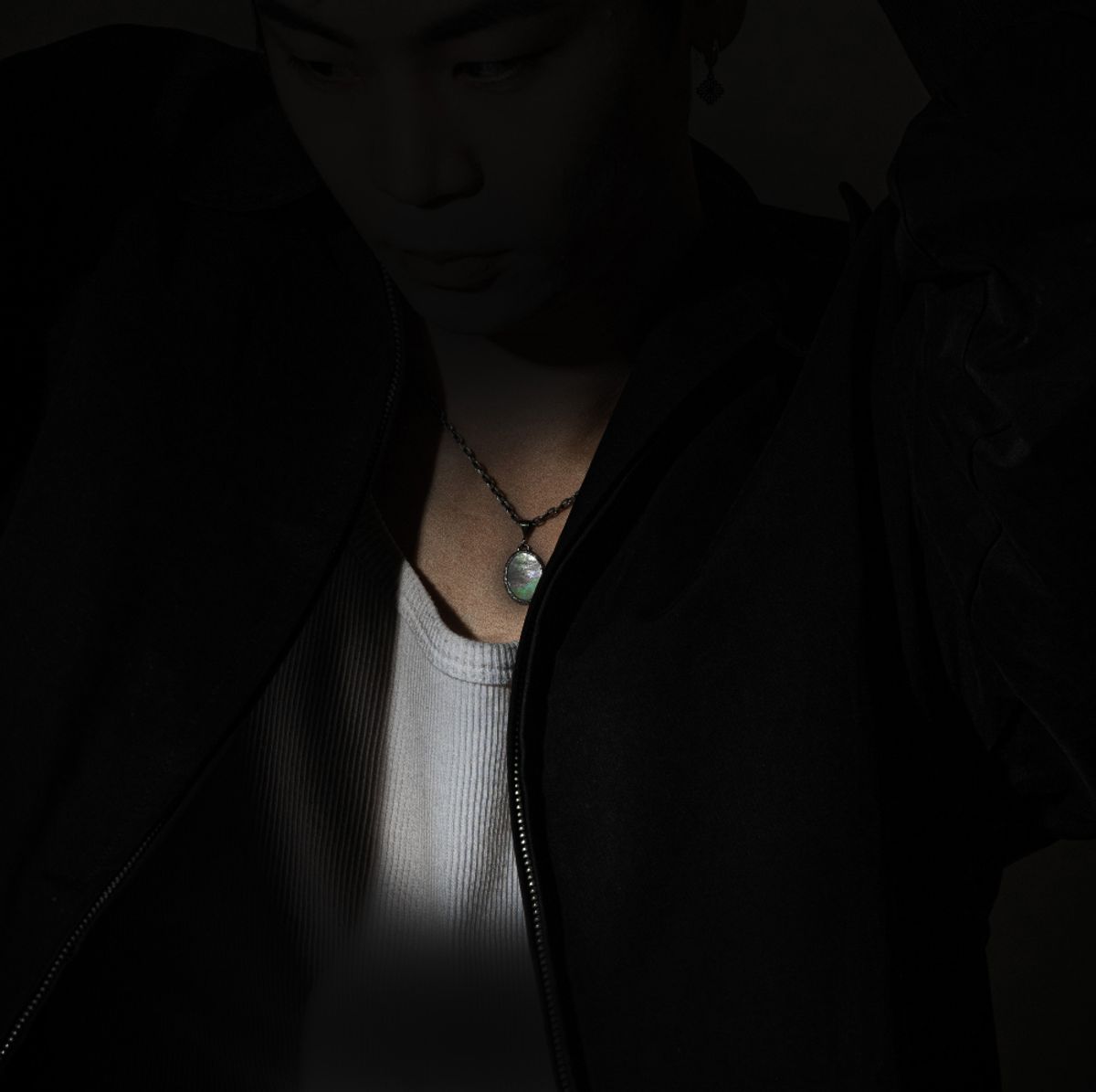 외사랑(OESALANG) 925silver 흑자개 목걸이 Textured