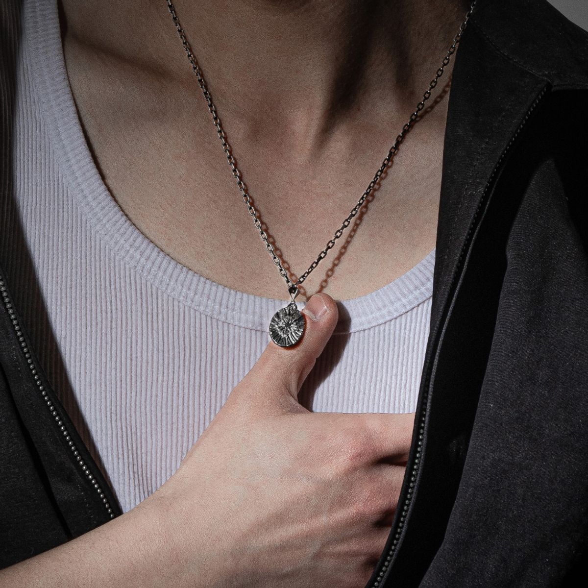 외사랑(OESALANG) 925silver 흑자개 목걸이 Textured