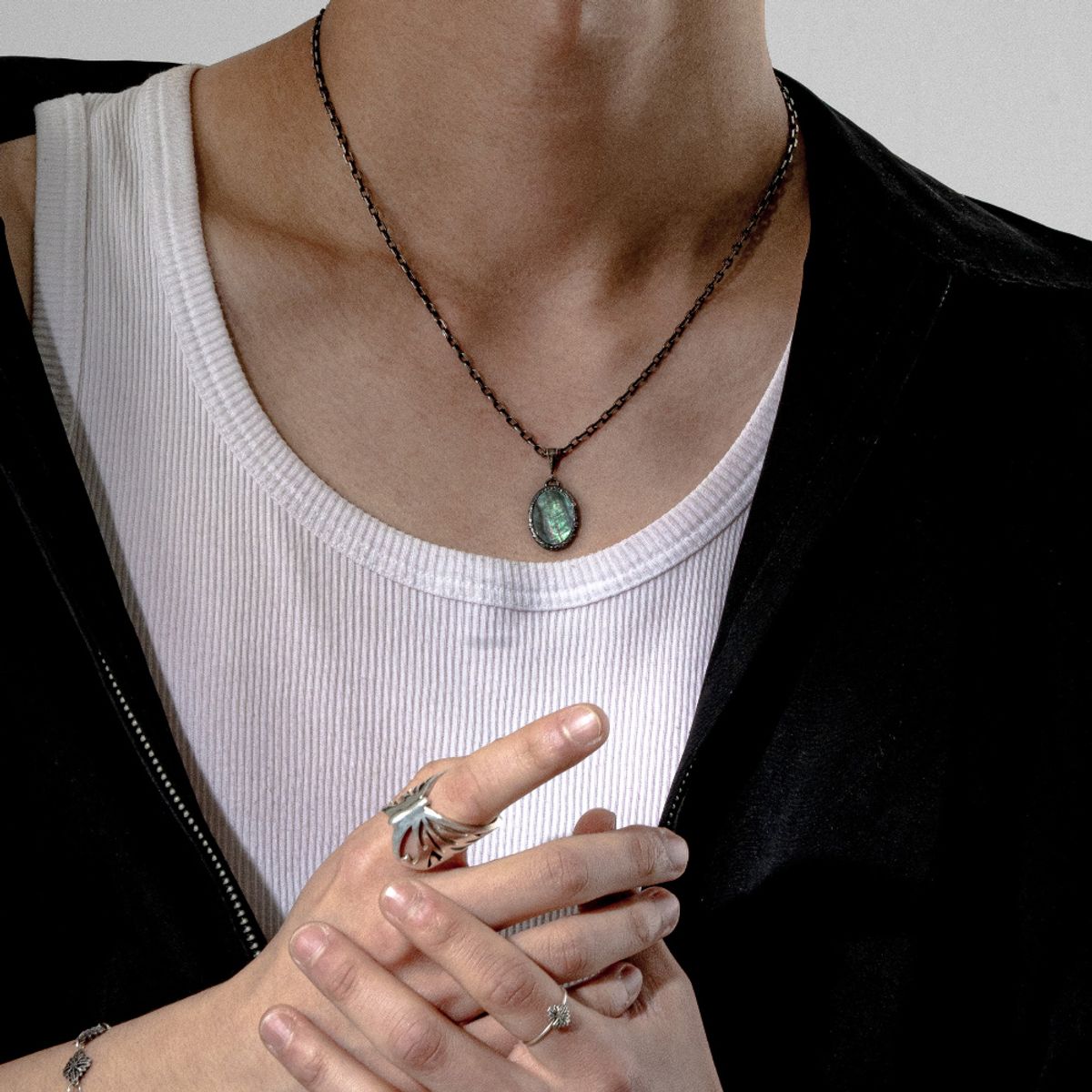 외사랑(OESALANG) 925silver 흑자개 목걸이 Textured