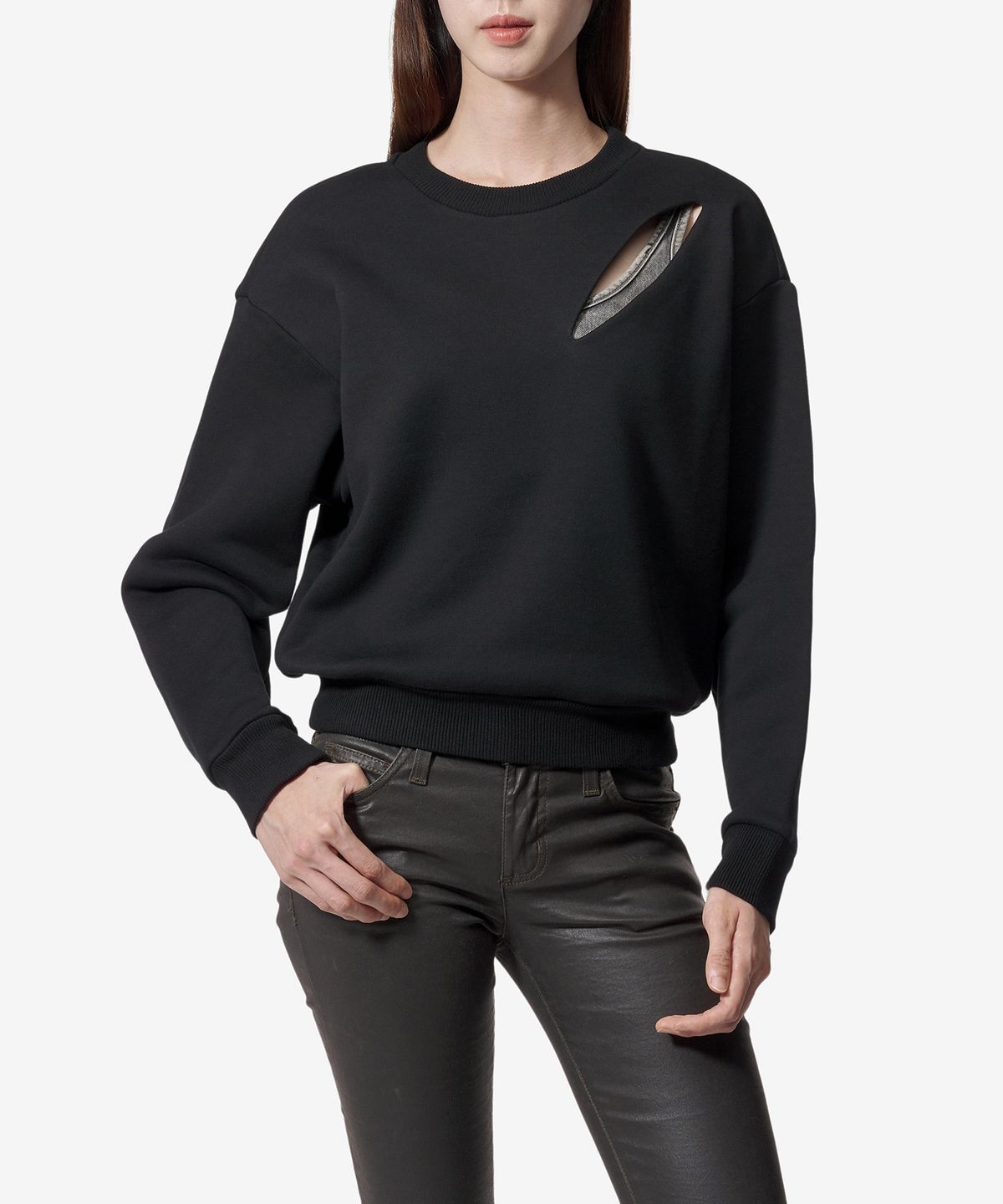알렉산더 맥퀸(ALEXANDER McQUEEN) 슬래시 디테일 맨투맨 - 블랙 / 794769QLAC81000