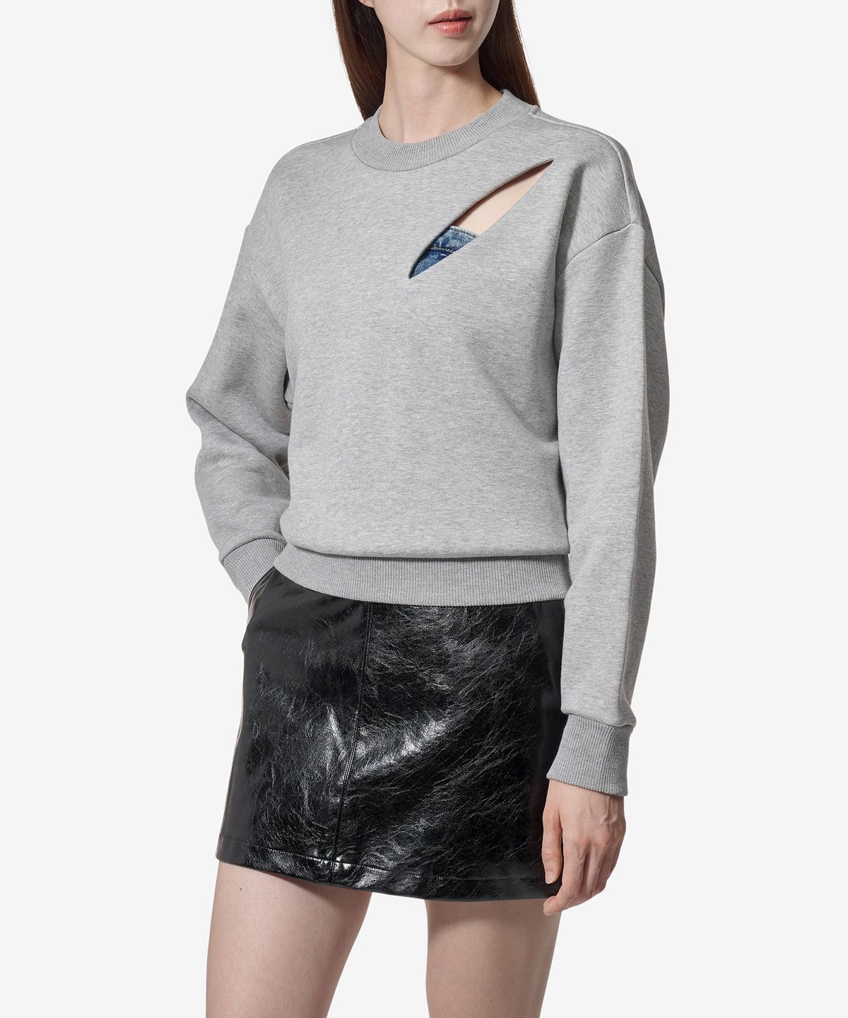 알렉산더 맥퀸(ALEXANDER McQUEEN) 슬래시 디테일 맨투맨 - 멜란지 그레이 / 794769QLAC81020