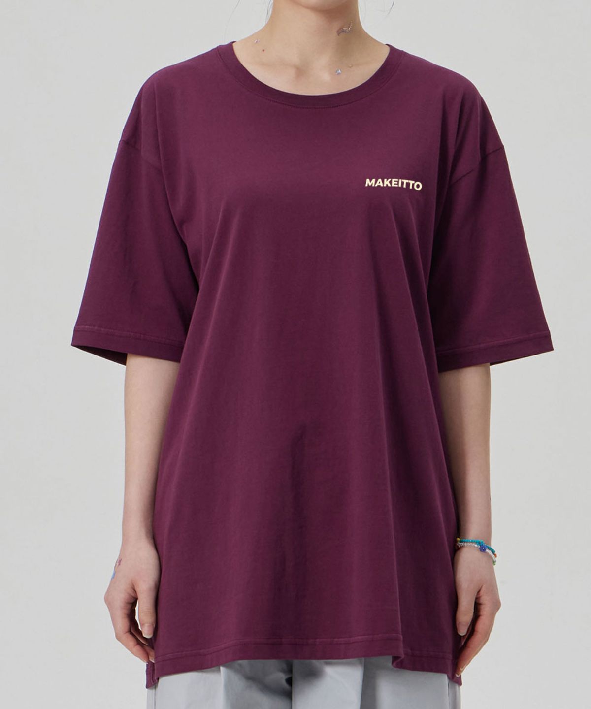 메이킷투(MAKEITTO) [URBAN LETTERING] CREW NECK TEE_WINE