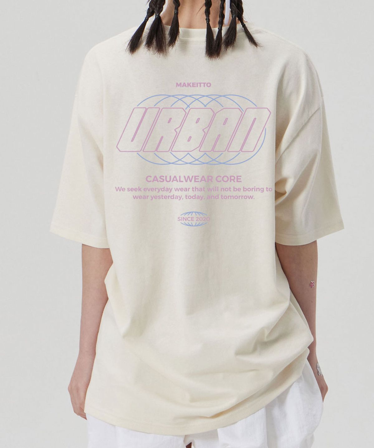 메이킷투(MAKEITTO) [URBAN LETTERING] CREW NECK TEE_CREAM