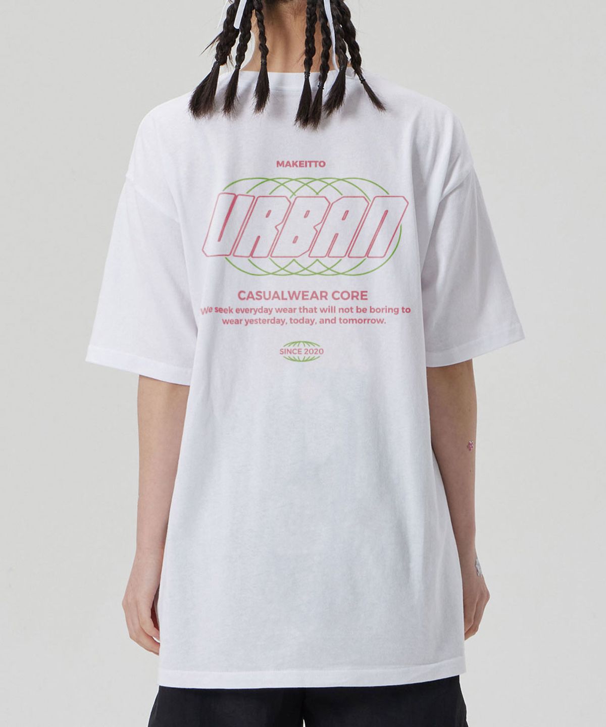 메이킷투(MAKEITTO) [URBAN LETTERING] CREW NECK TEE_WHITE