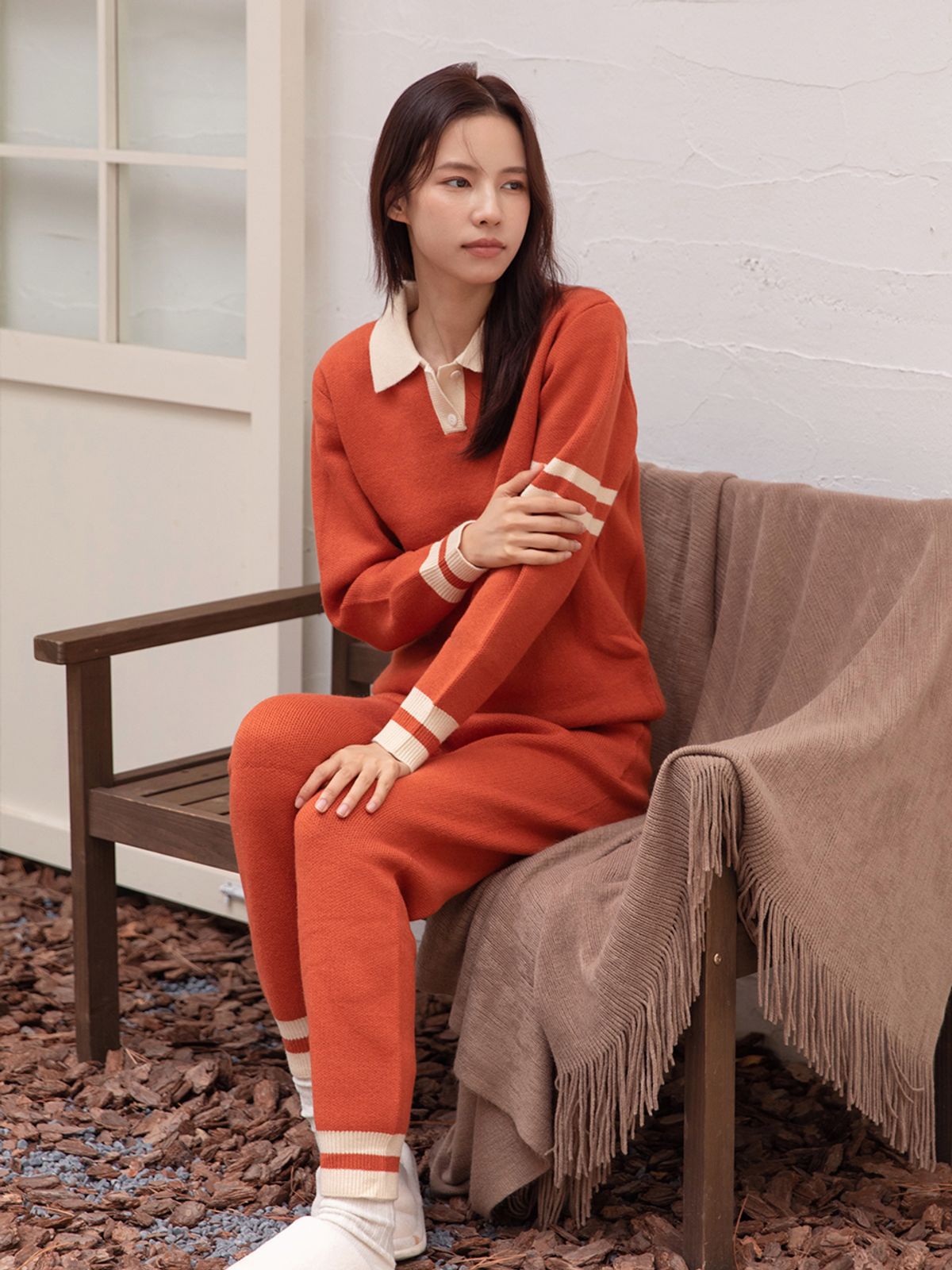 오끌레르(EAU CLAIR) 아몬드 오렌지 니트 투피스 웨어