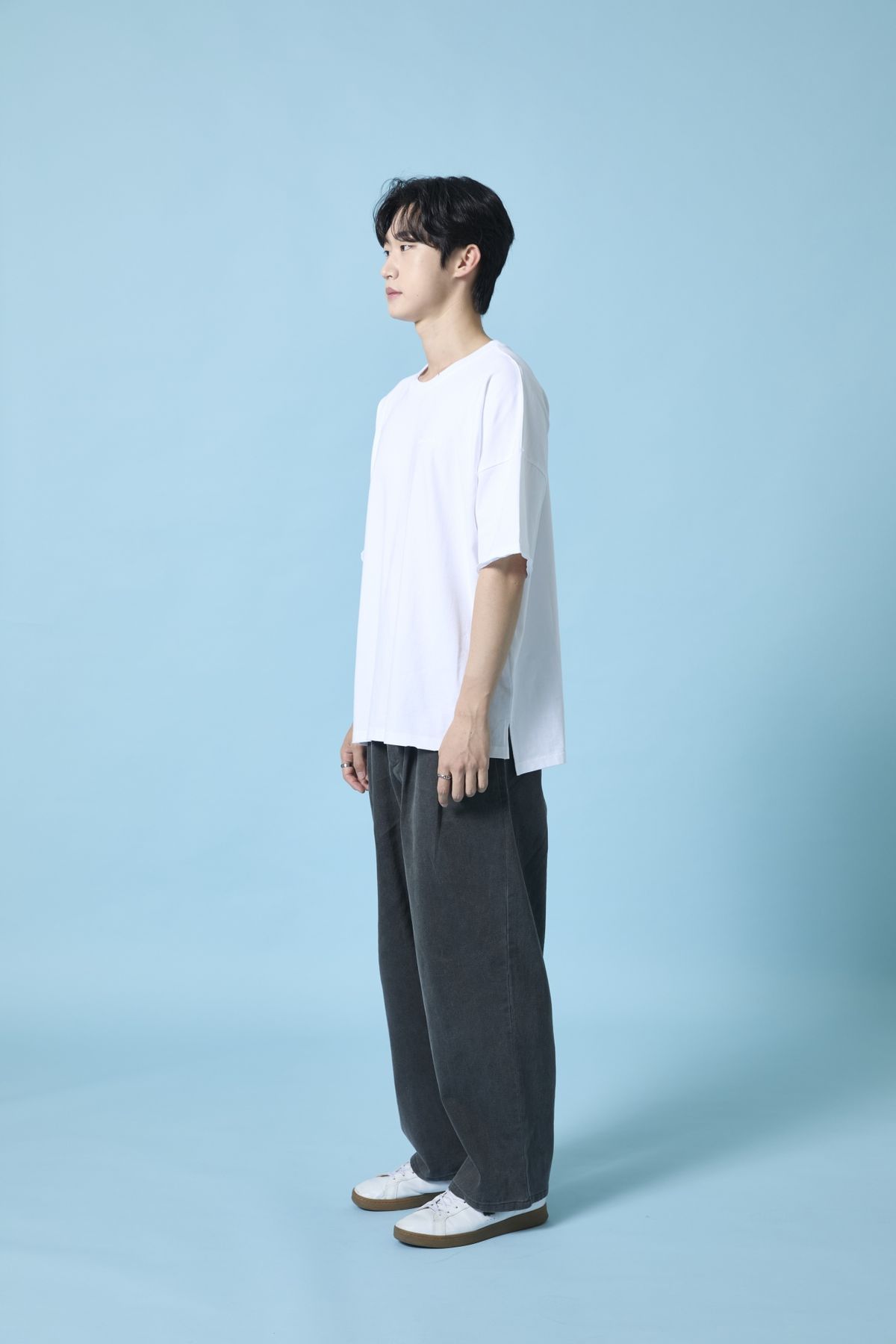셀피시어펙션(SELFISHAFFECTION) Distressed All-White T-Shirt
