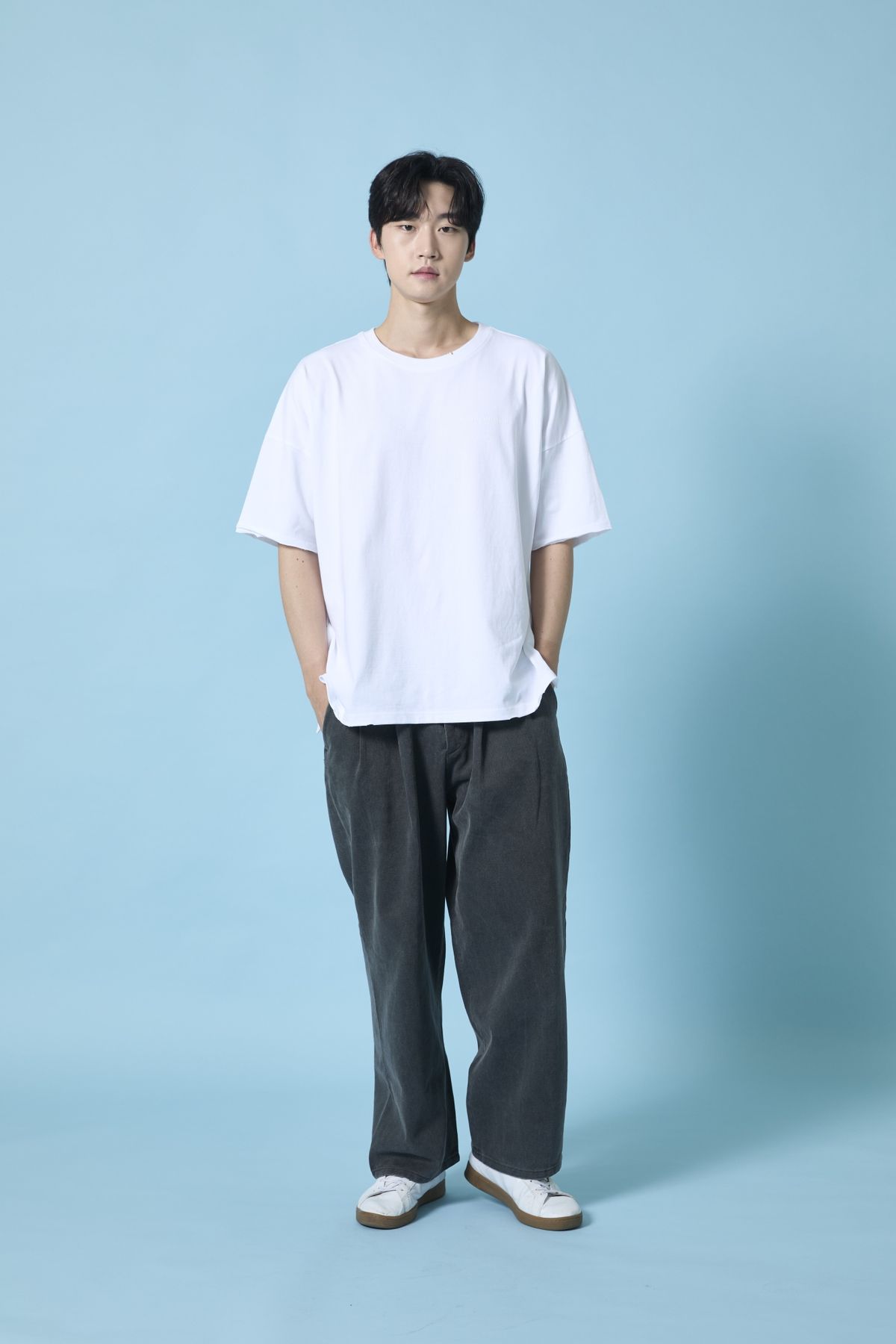 셀피시어펙션(SELFISHAFFECTION) Distressed All-White T-Shirt
