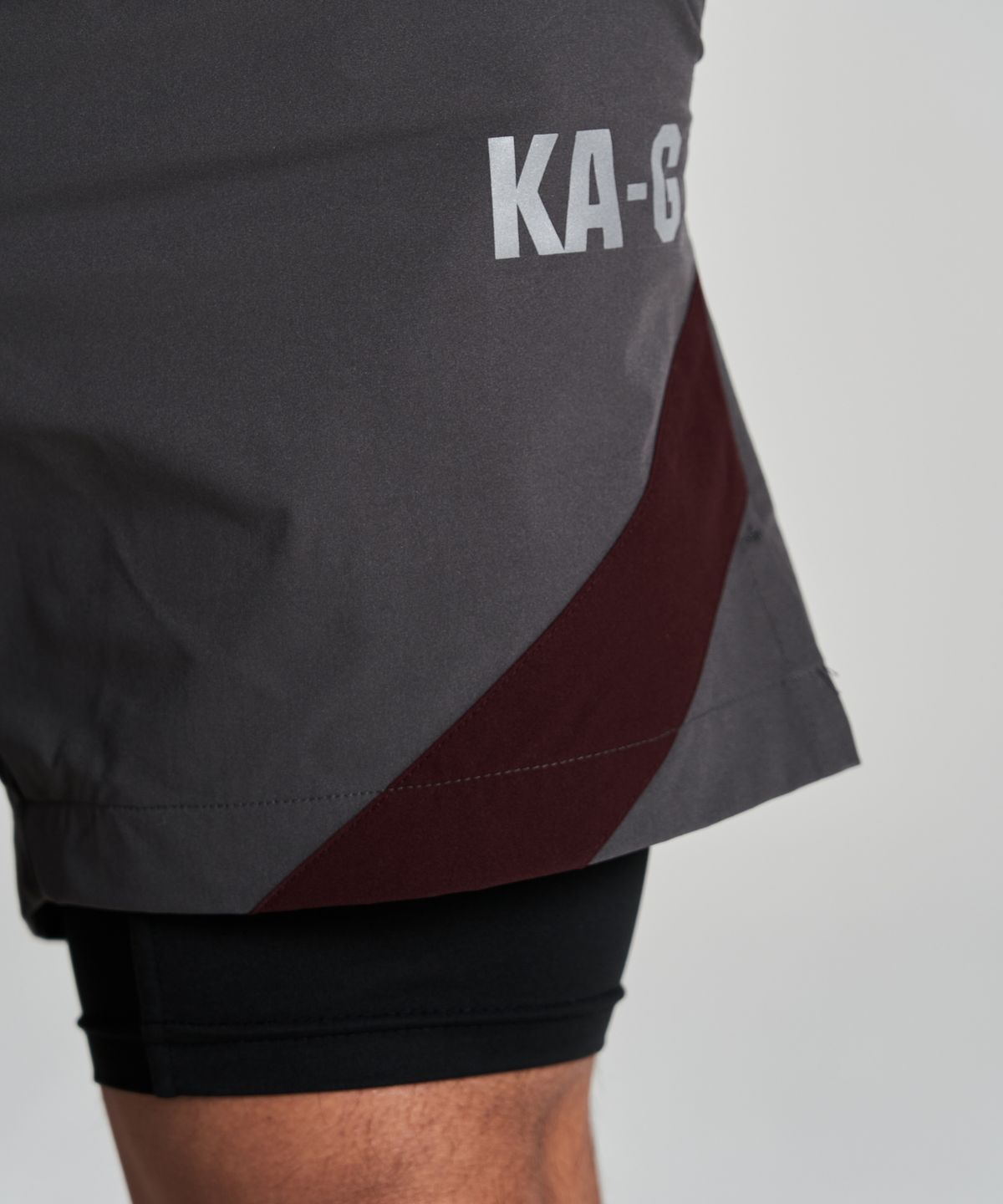 카키그라도(KHAKI GRADO) PFU 투인원 배색 쇼츠 (Gray-Burgundy)
