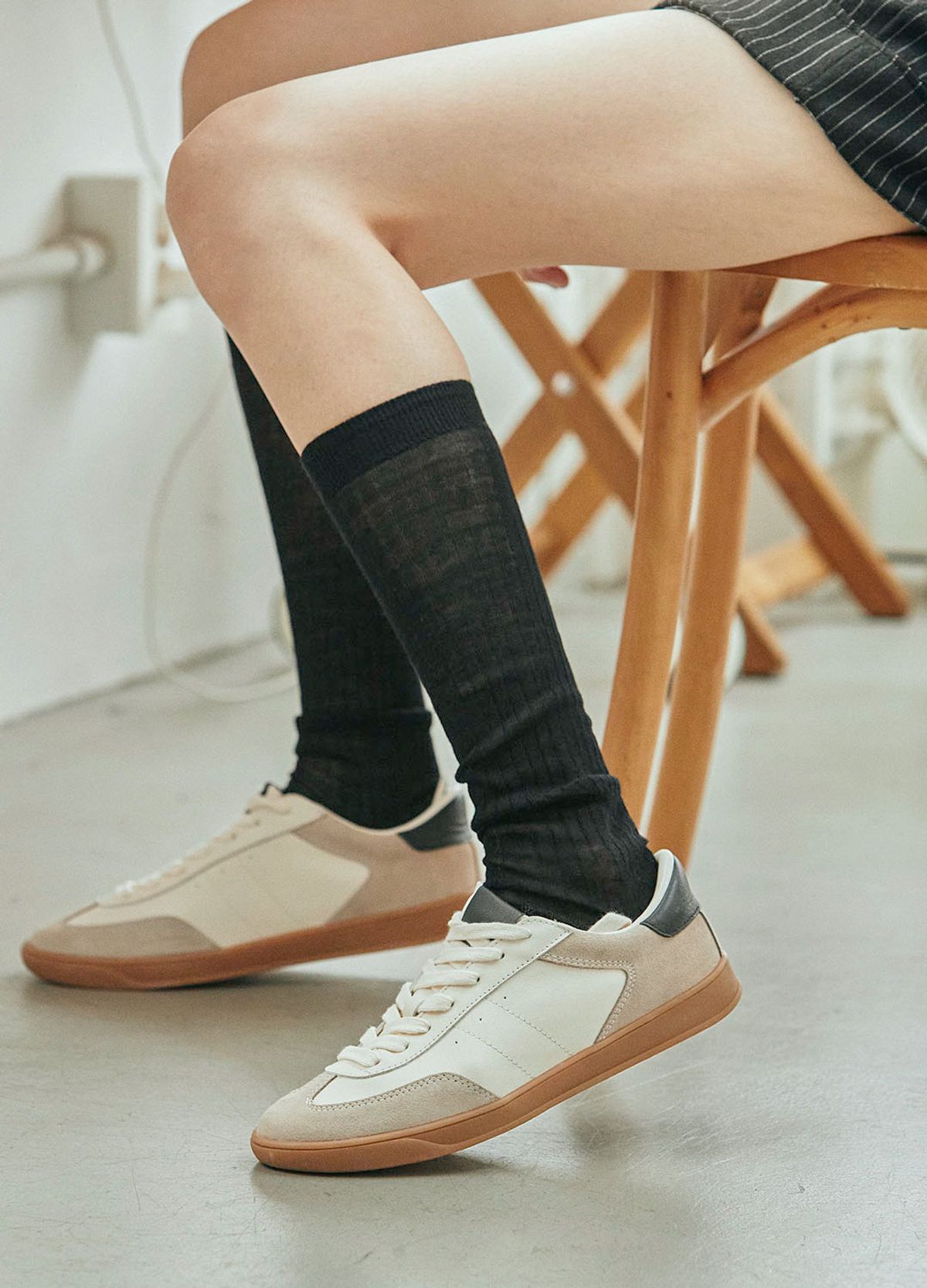 삭스타즈(SOCKSTAZ) STW212 라이트 울 시스루 니삭스 (3 Colors)