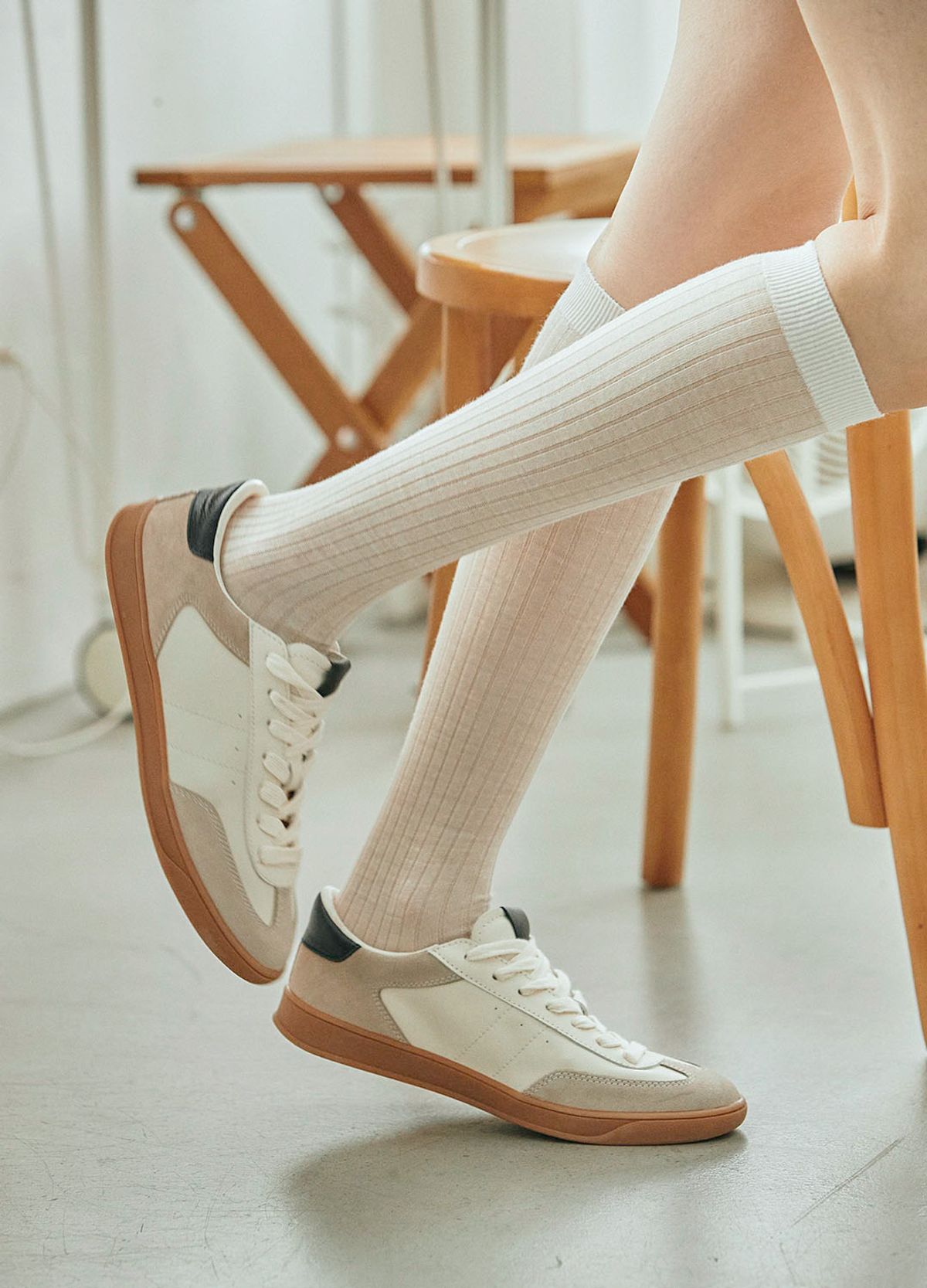 삭스타즈(SOCKSTAZ) STW212 라이트 울 시스루 니삭스 (3 Colors)