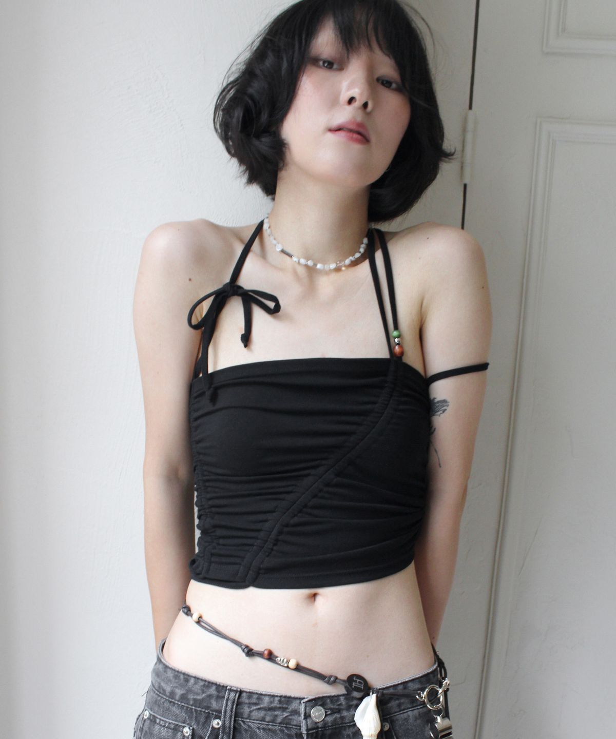 루바티(RUBATI) 셔링 스트랩 튜브탑_블랙