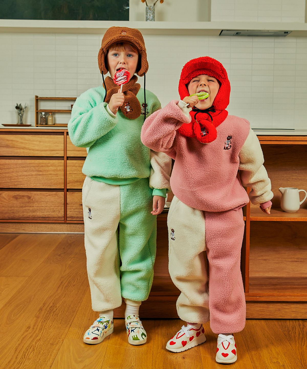 미니도우(MINIDOU) 배니 컬러블럭 아동 플리스 상하복 세트