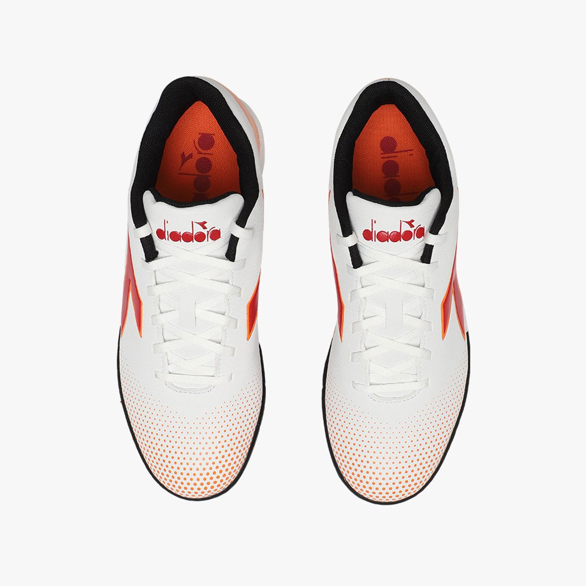 디아도라(diadora) 피치치7 TFR WHITE