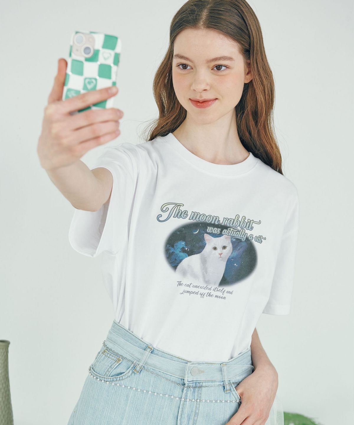 루루슈(LULUCHOU) Actually a Cat T-shirt - WHITE
