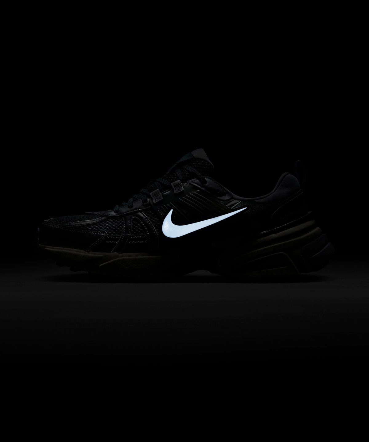 나이키(NIKE) V2K 런 M - 빈티지 그린:미네랄 스프러스:울프 그레이:코코넛 밀크:블랙 / HJ4497-300