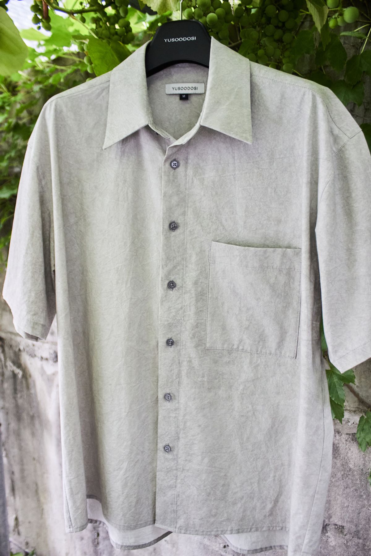 유수도시(YUSOODOSI) Rocky surface cotton Half shirts (cement ivory)