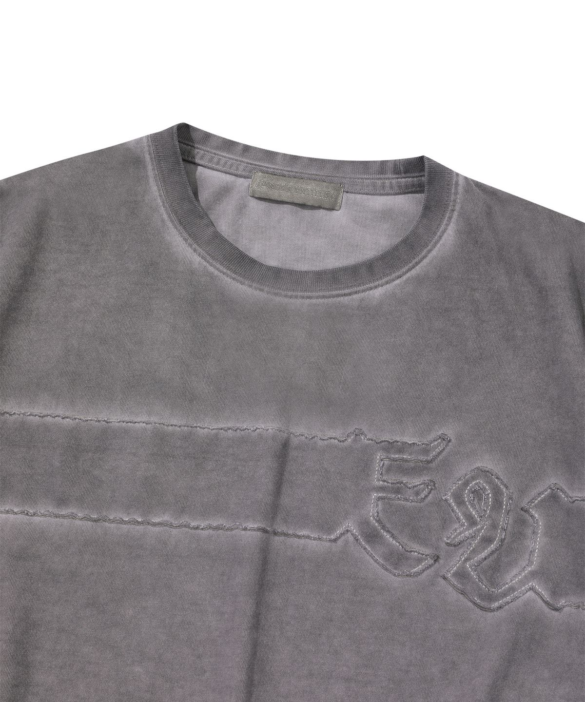 에피소드 언타이틀(EPISODE UNTITLED) LUNA WASHED SIGNATURE APPLIQUE T-SHIRT_COCOA GREY
