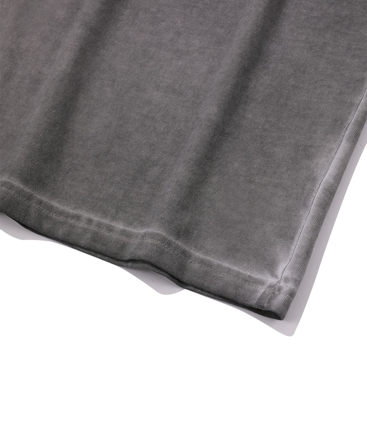 에피소드 언타이틀(EPISODE UNTITLED) CROP LUNA WASHED SIGNATURE APPLIQUE T-SHIRT_COCOA GREY