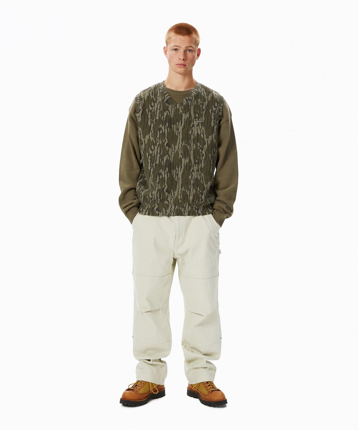 디스이즈네버댓(THISISNEVERTHAT) T.N.T. Classic HDP V Neck Vest Camo