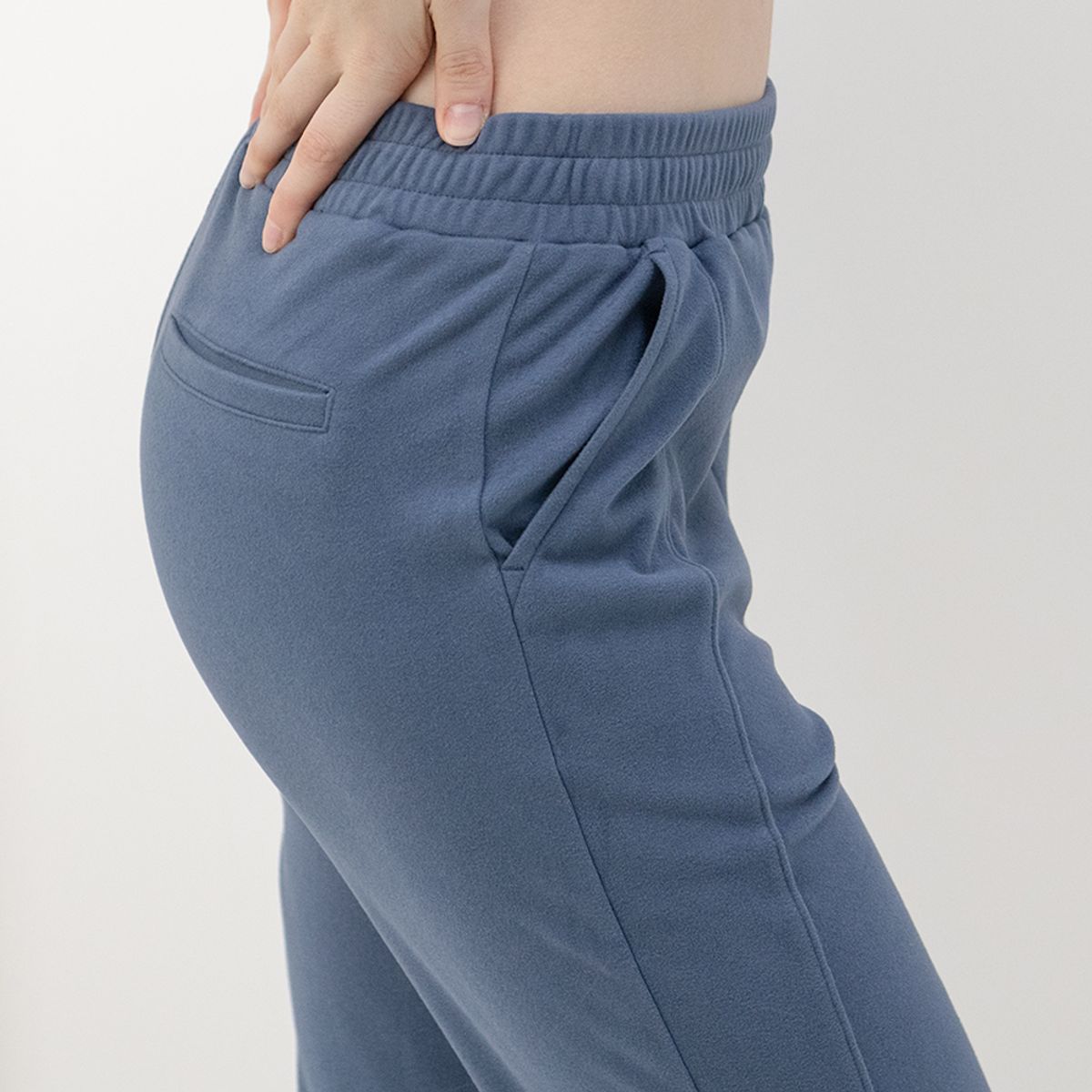 뒤란(DURAN) 소프트 후리스 사이드 절개 부츠컷 슬랙스 DBF4W-9187 3colors