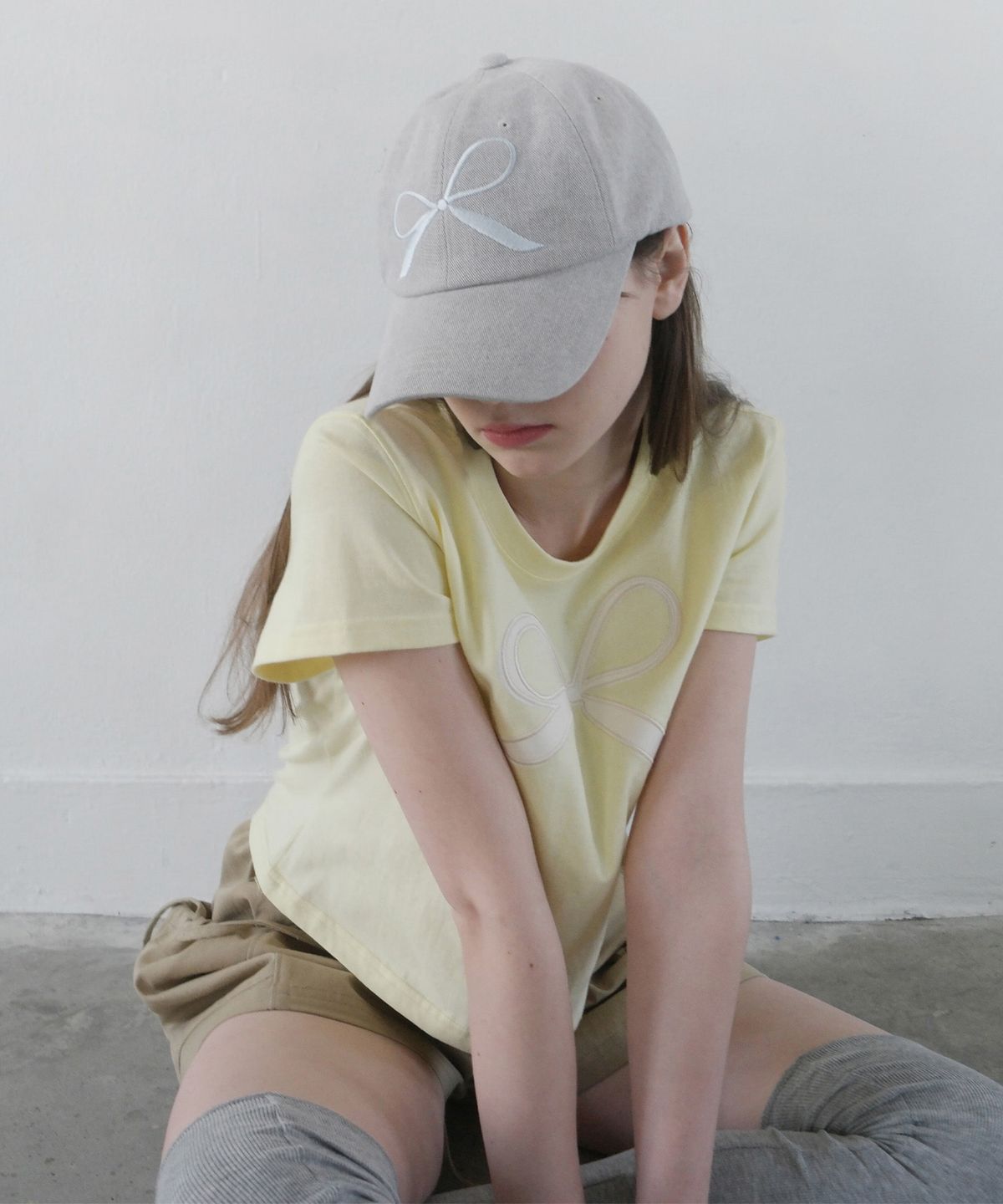 유베이지(UBEIGE) 리본 피그먼트 볼캡 (Gray)