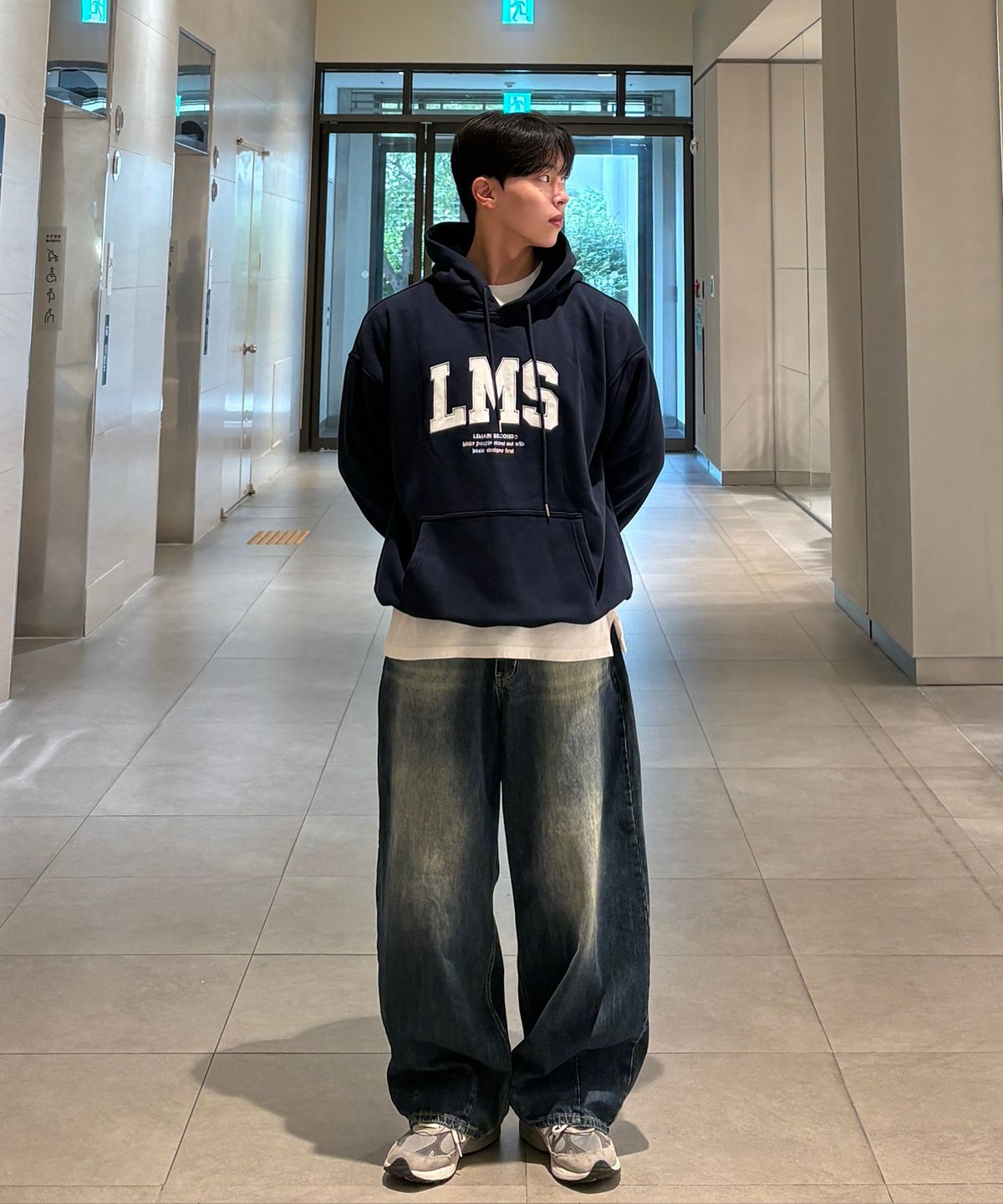 리메인세컨드(LEMAIN SECOND) 오버핏 시그니처 LMS 패치 후디 [네이비]