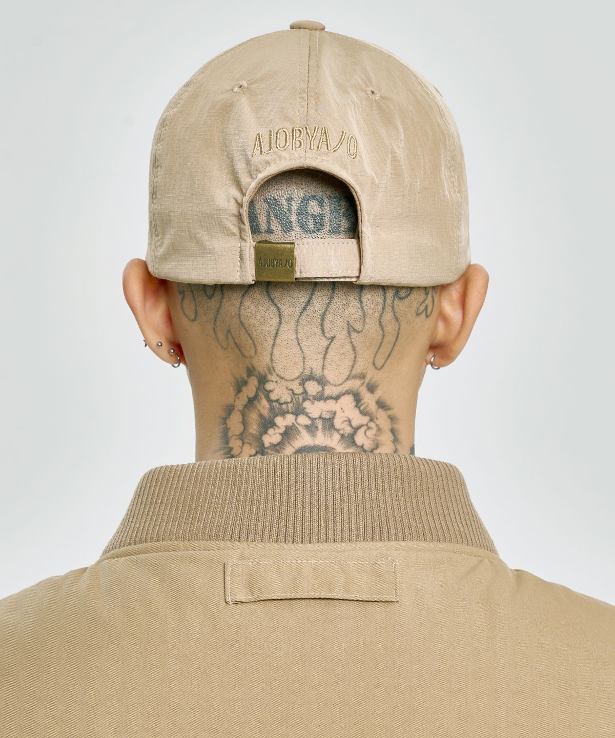 아조바이아조(AJOBYAJO) Arch Logo Nylon Cap [BEIGE]