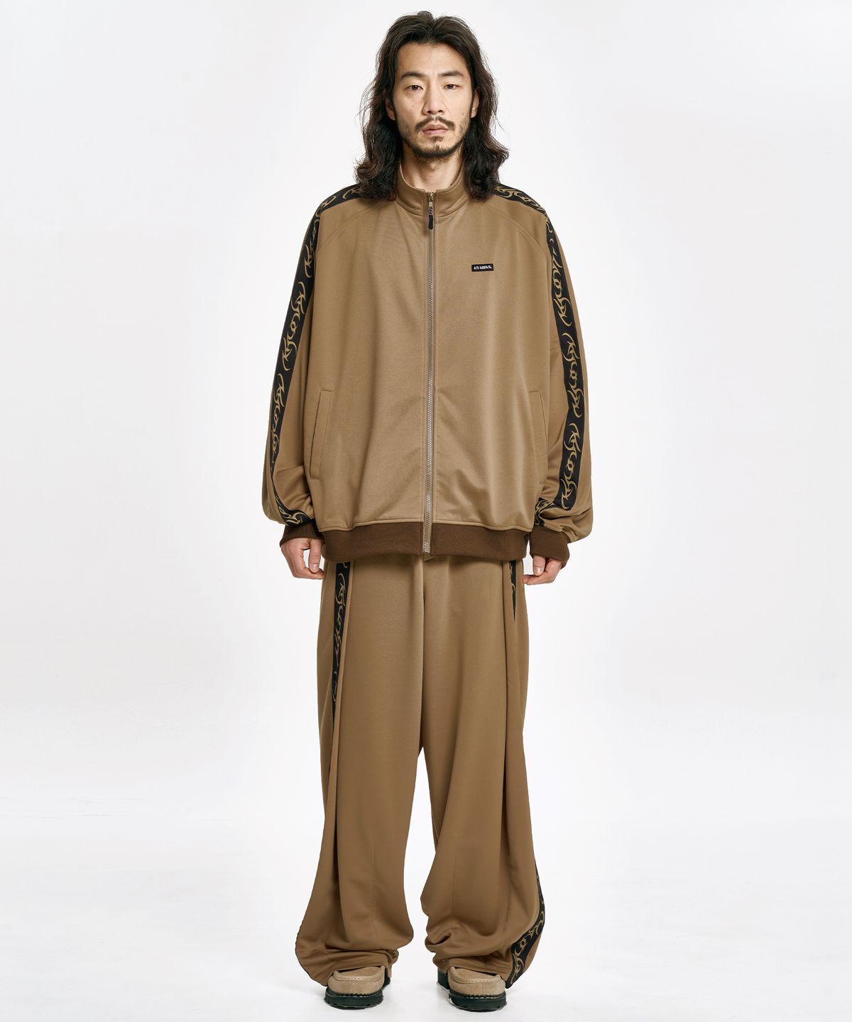 아조바이아조(AJOBYAJO) One Tuck Track Pants [MOCHA]